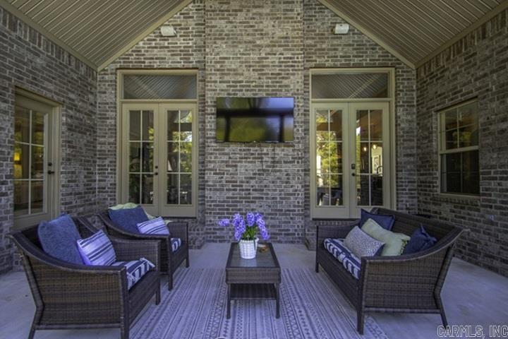 11071 Stonehill Drive Property Photo 3