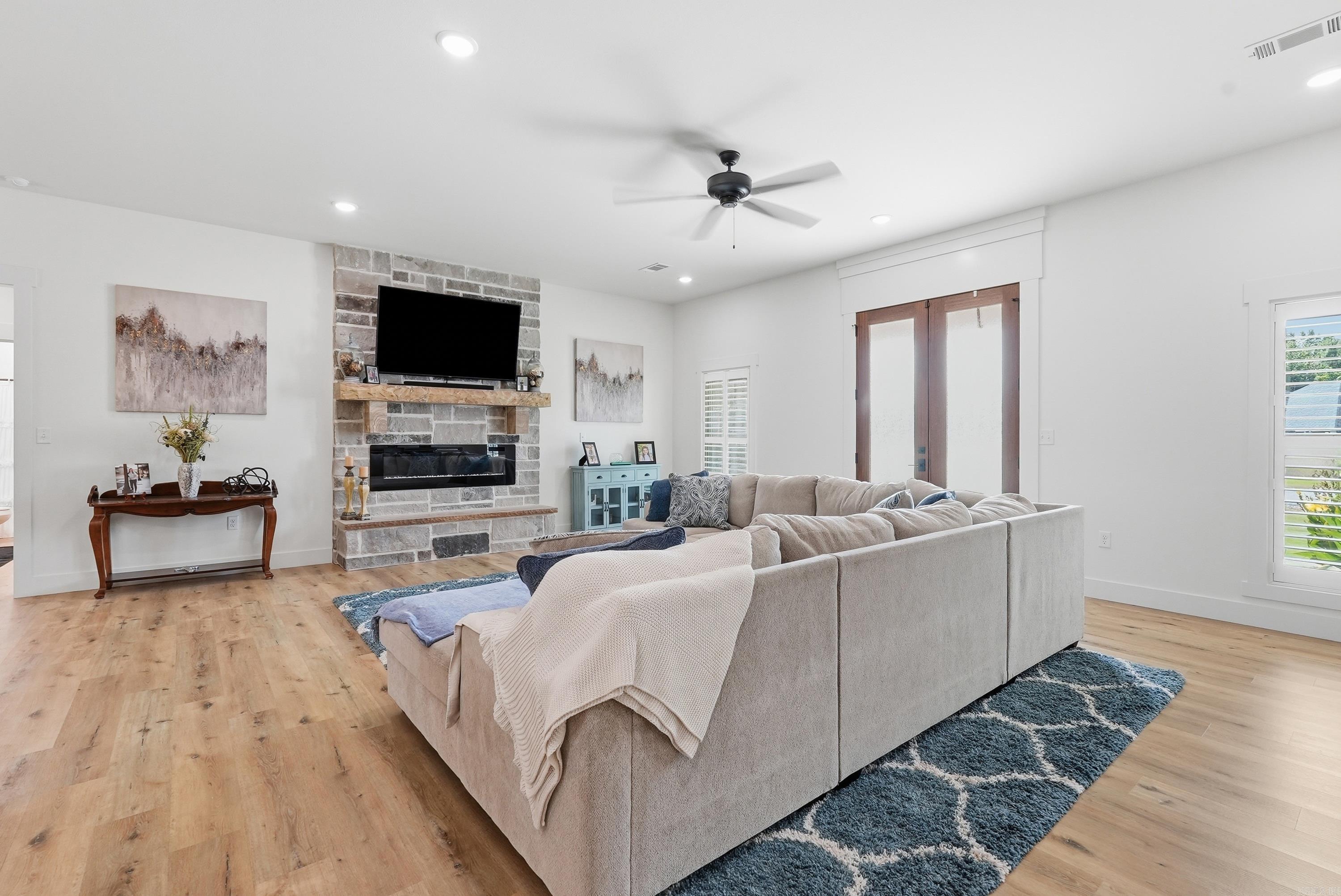 18 Ules Watson Drive Property Photo 12