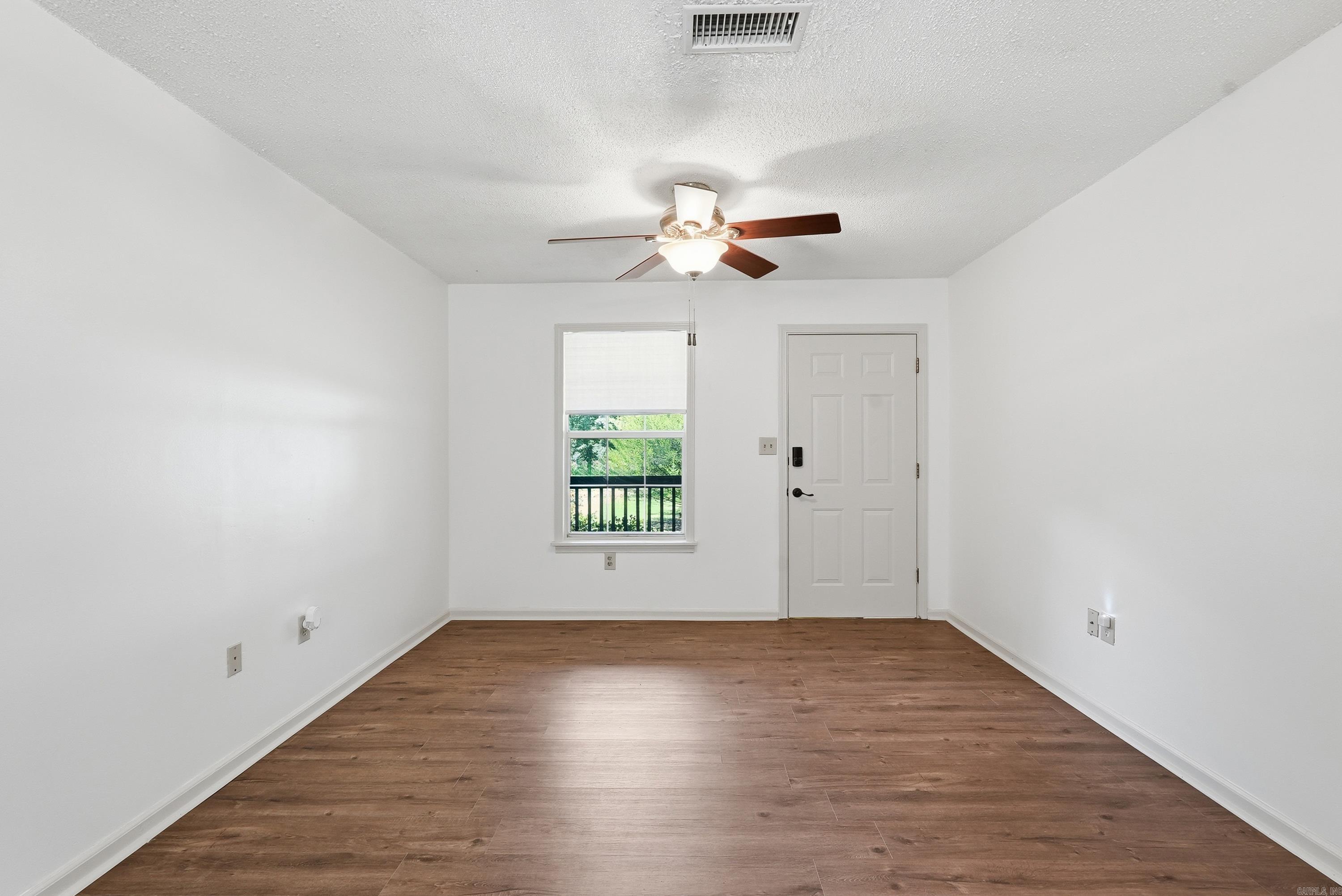 60 Azalea Loop Property Photo 5