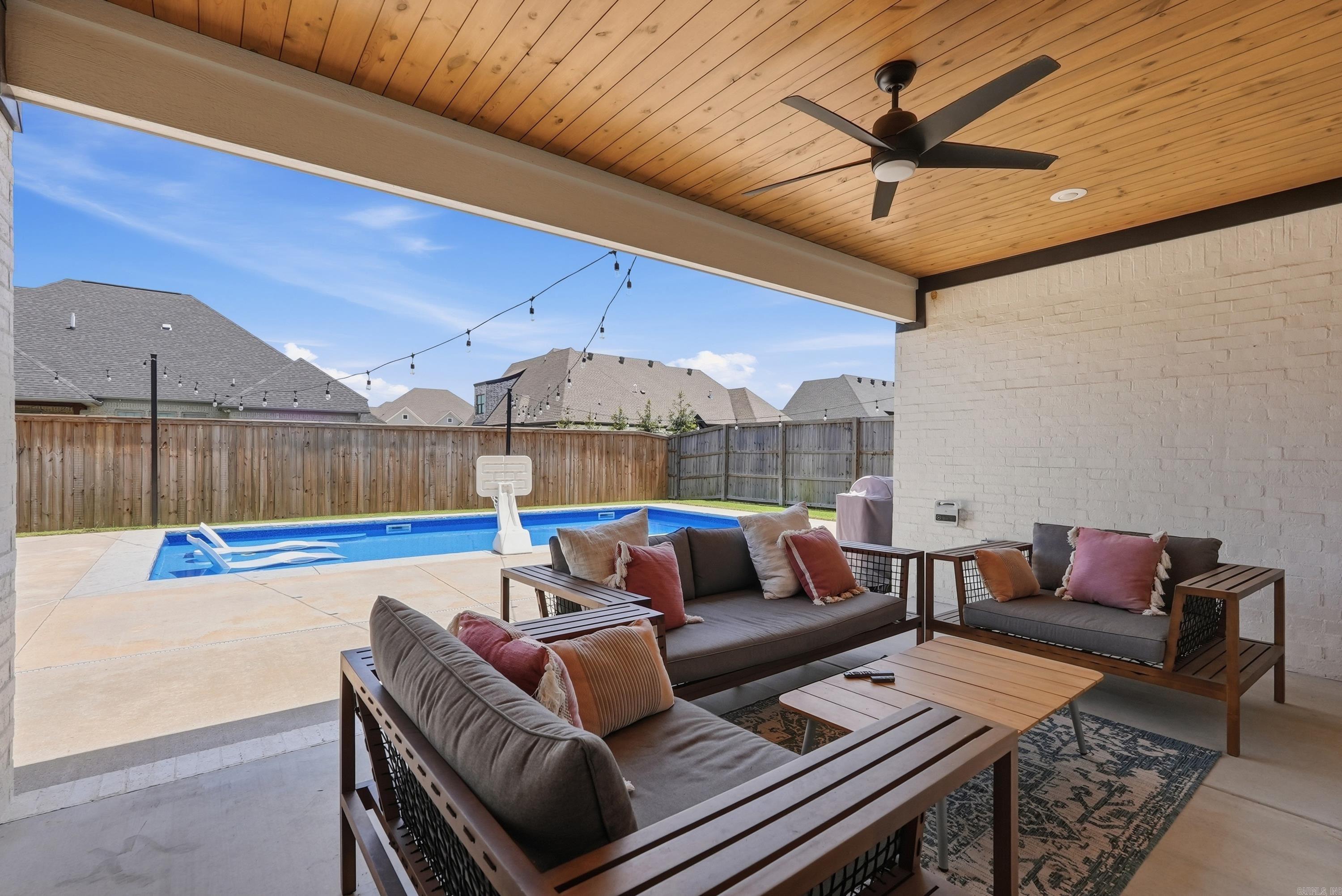 1680 Pearce Drive Property Photo 3