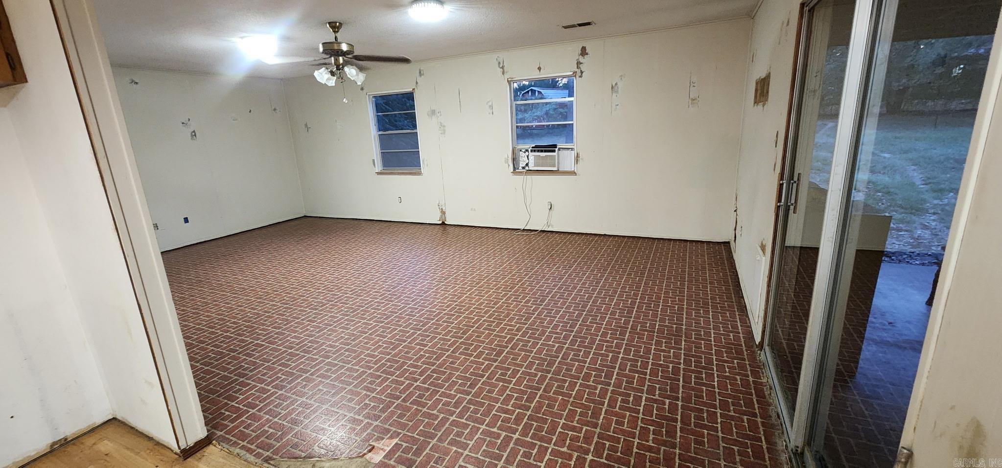 504 Newcomb Drive Property Photo 2