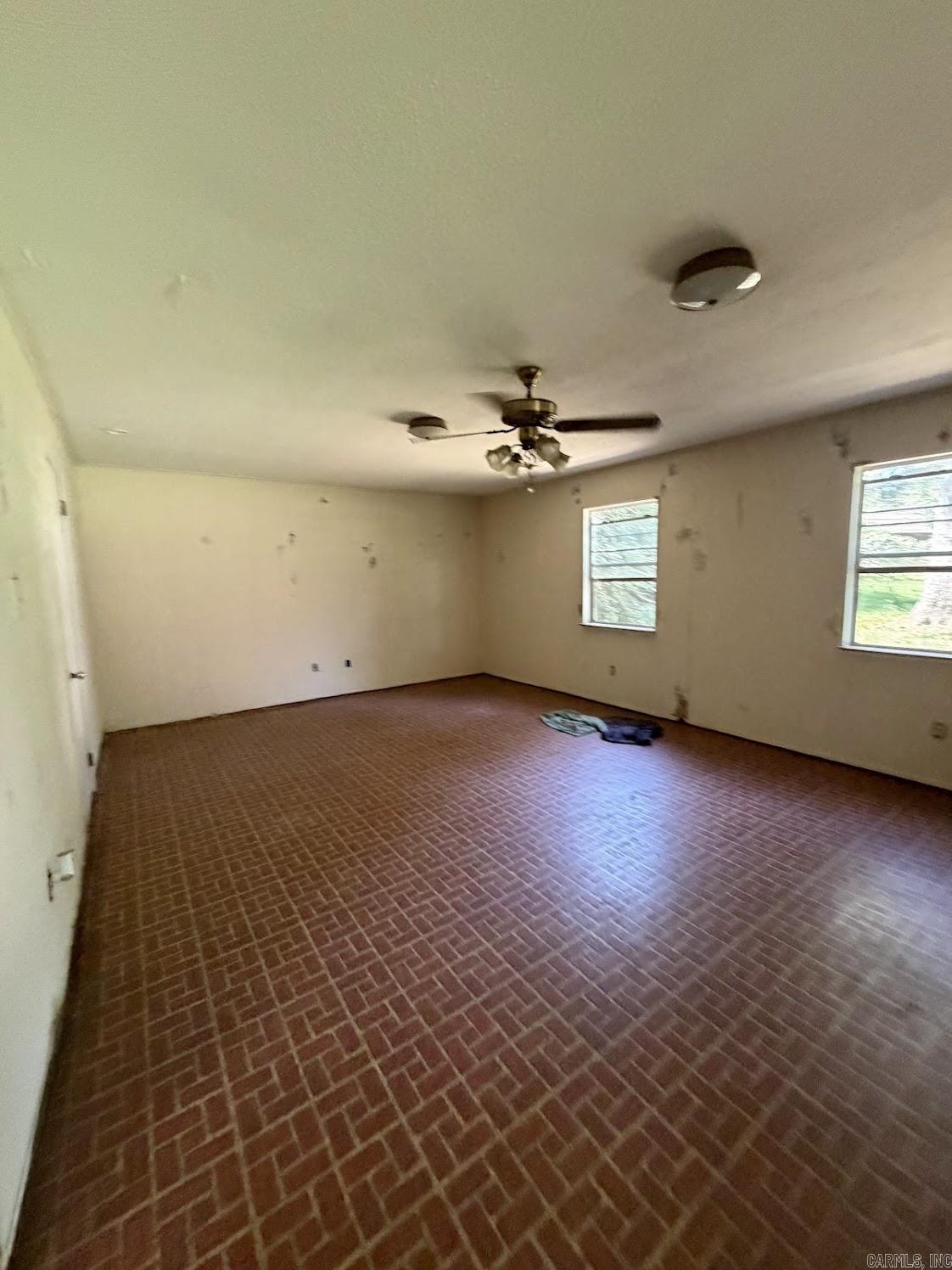 504 Newcomb Drive Property Photo 3