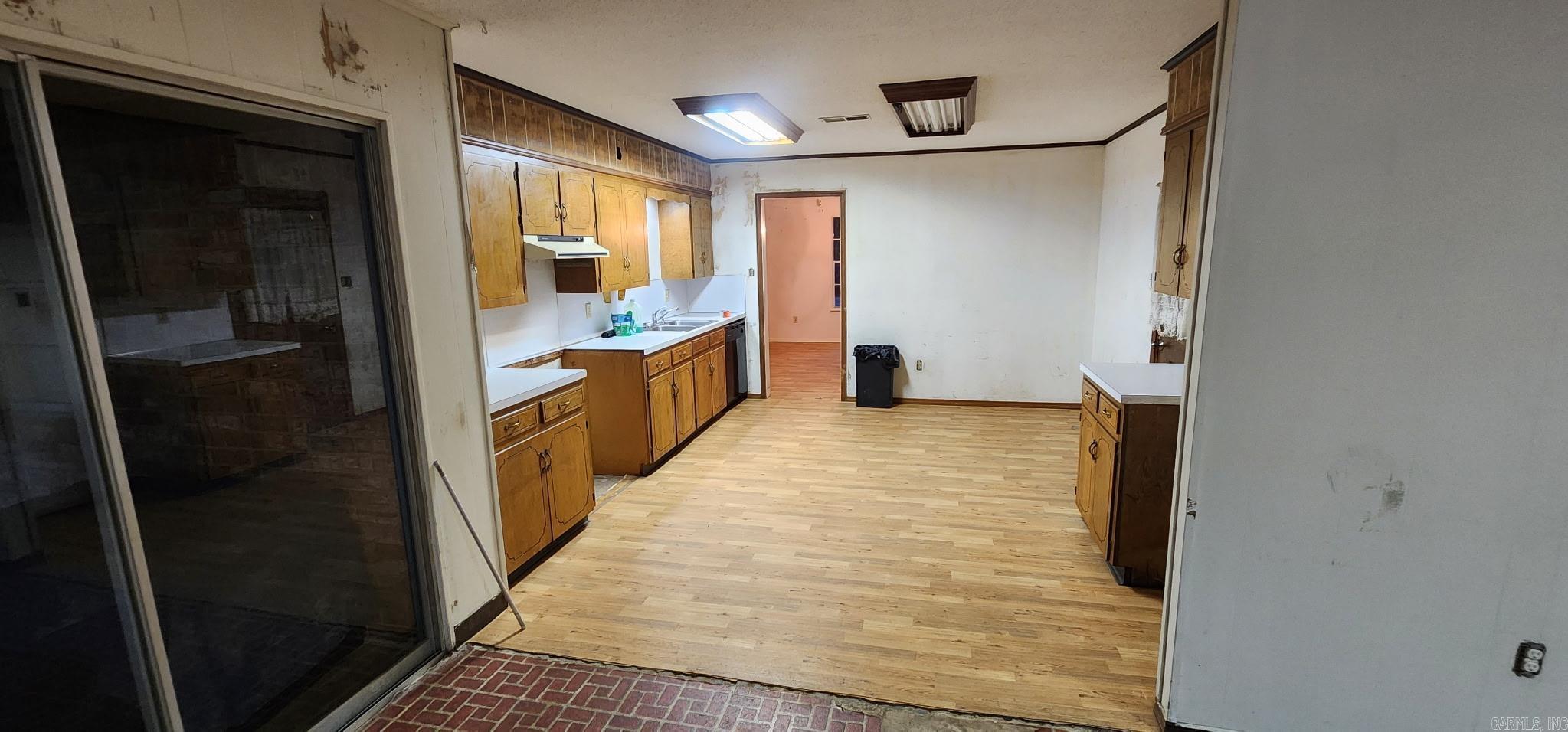 504 Newcomb Drive Property Photo 4