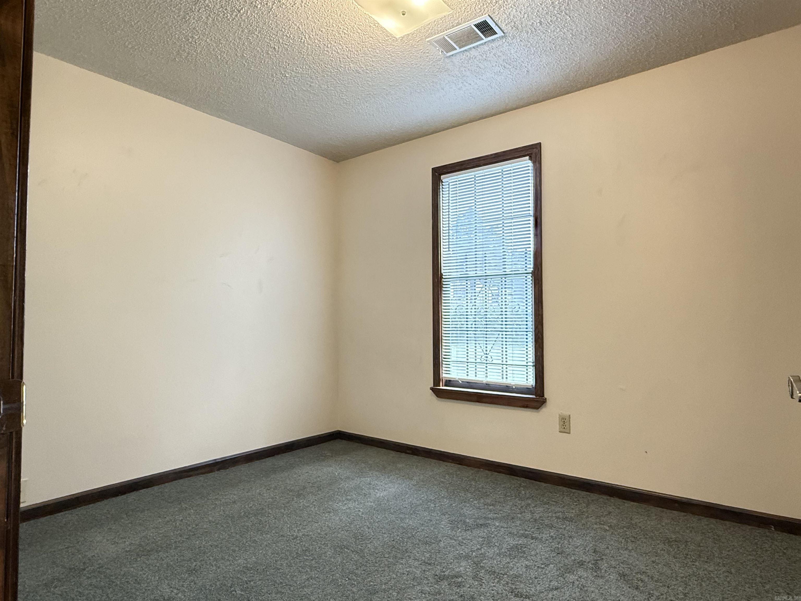 2105 Dennison Street Property Photo 9
