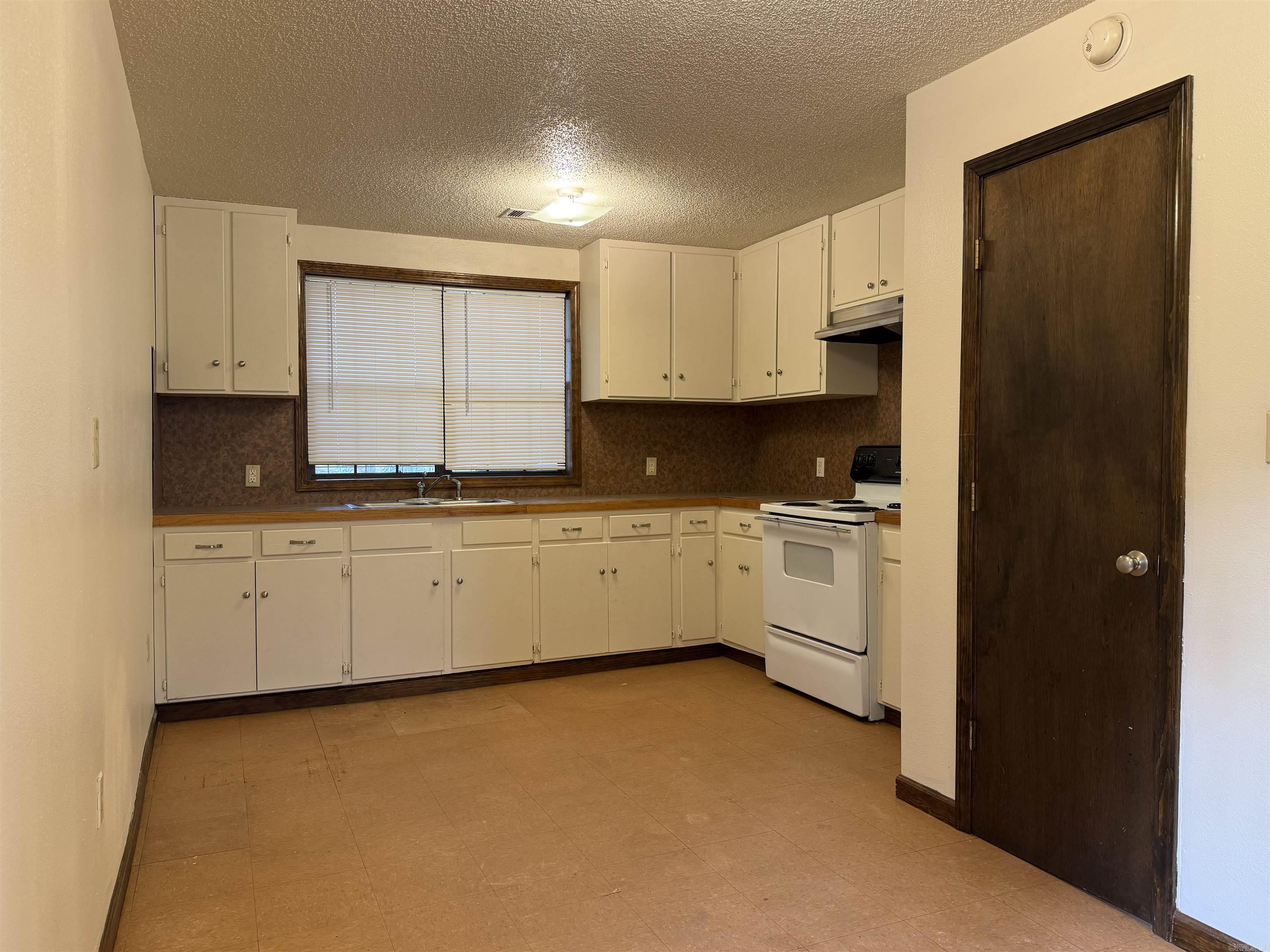 2105 Dennison Street Property Photo 10