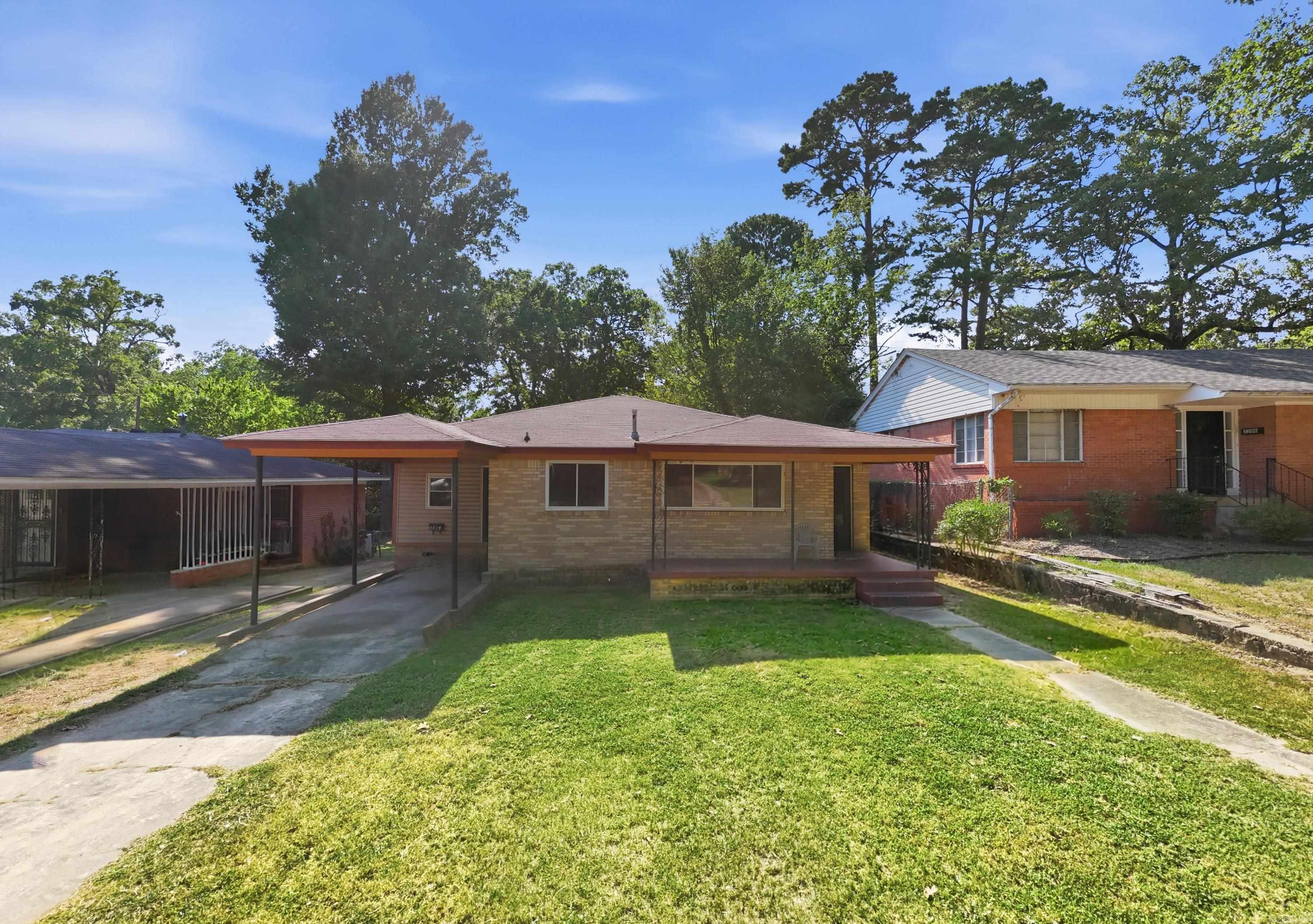 2212 Fair Park Boulevard Property Photo 2