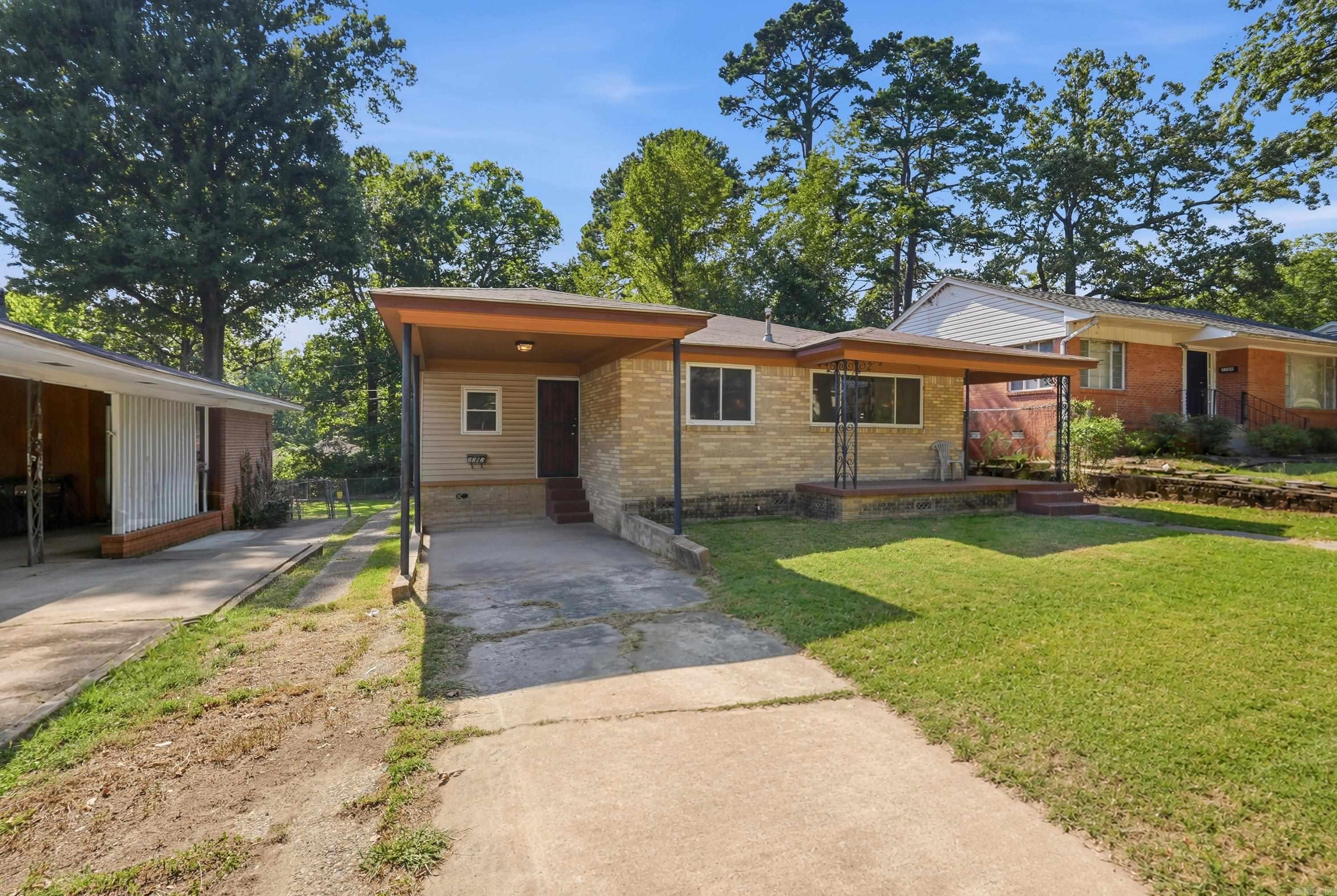 2212 Fair Park Boulevard Property Photo 3