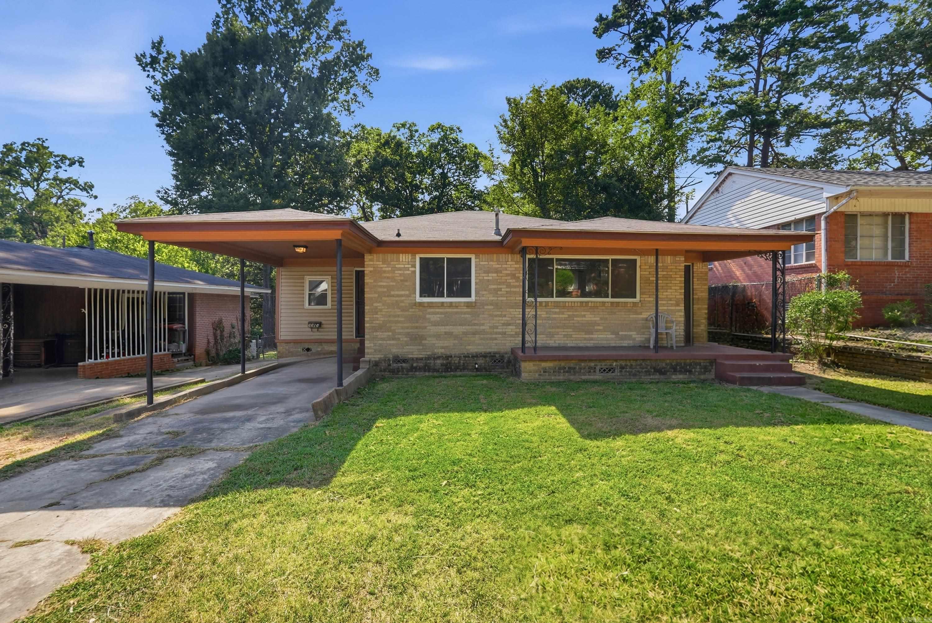 2212 Fair Park Boulevard Property Photo 4
