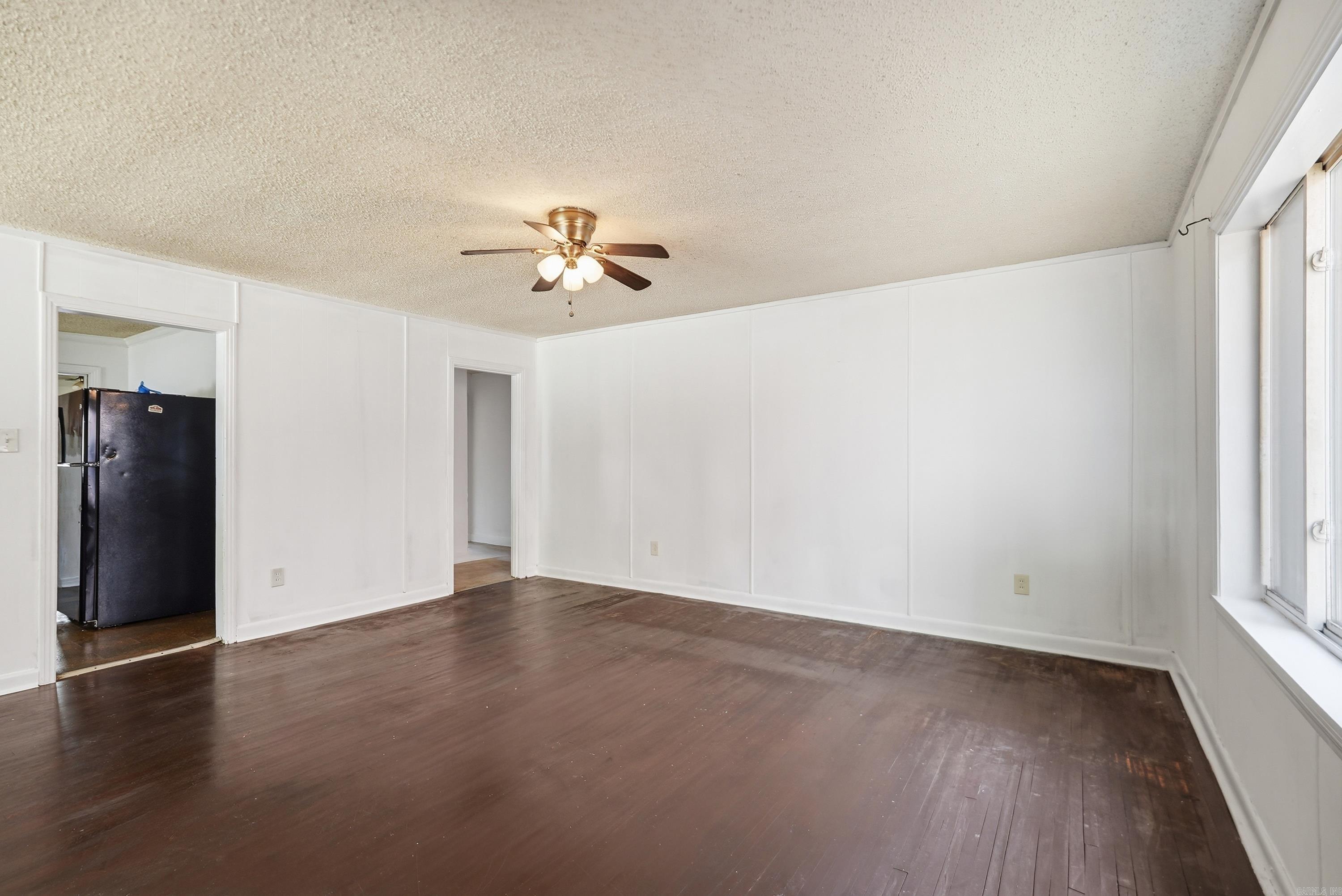 2212 Fair Park Boulevard Property Photo 8