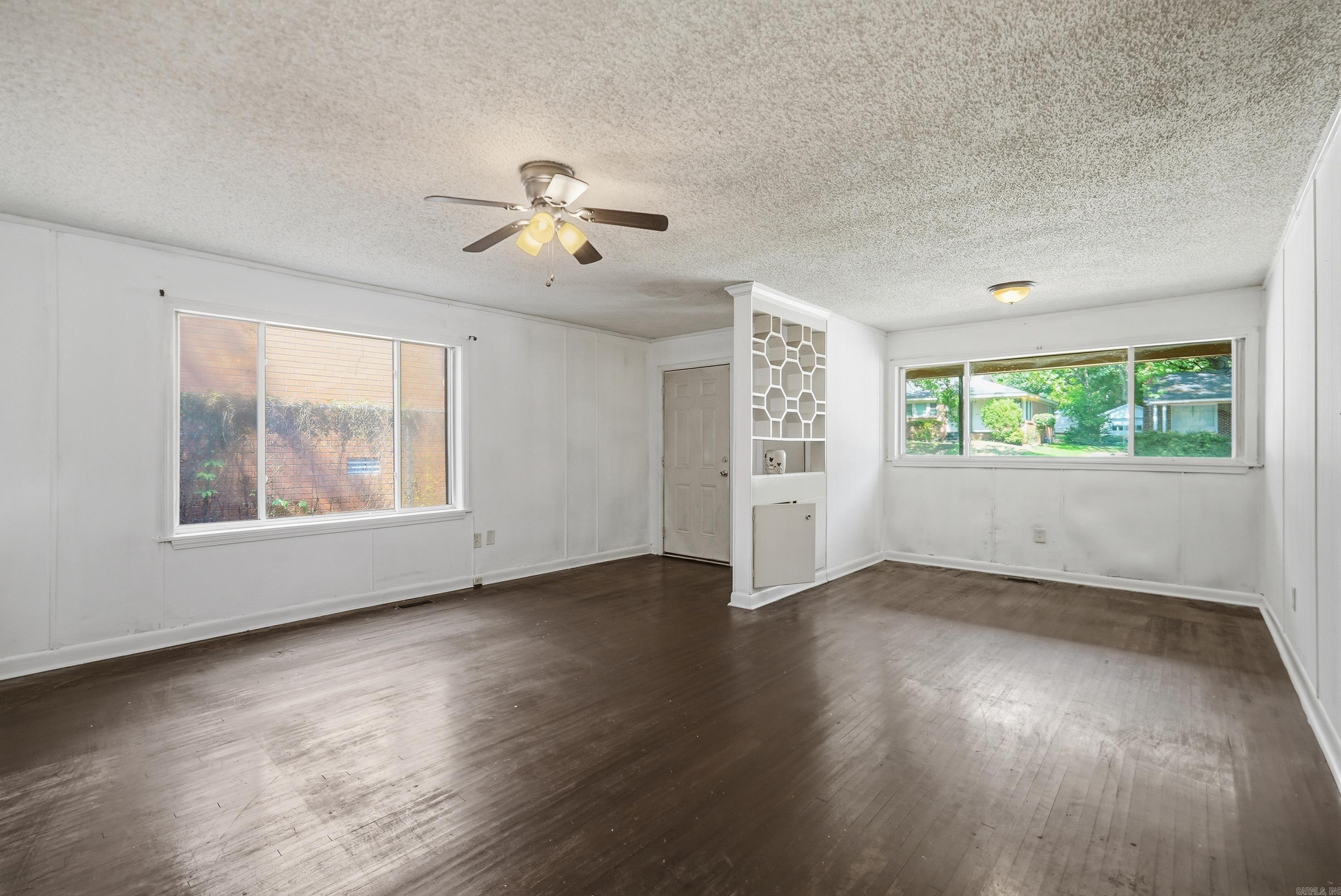 2212 Fair Park Boulevard Property Photo 9