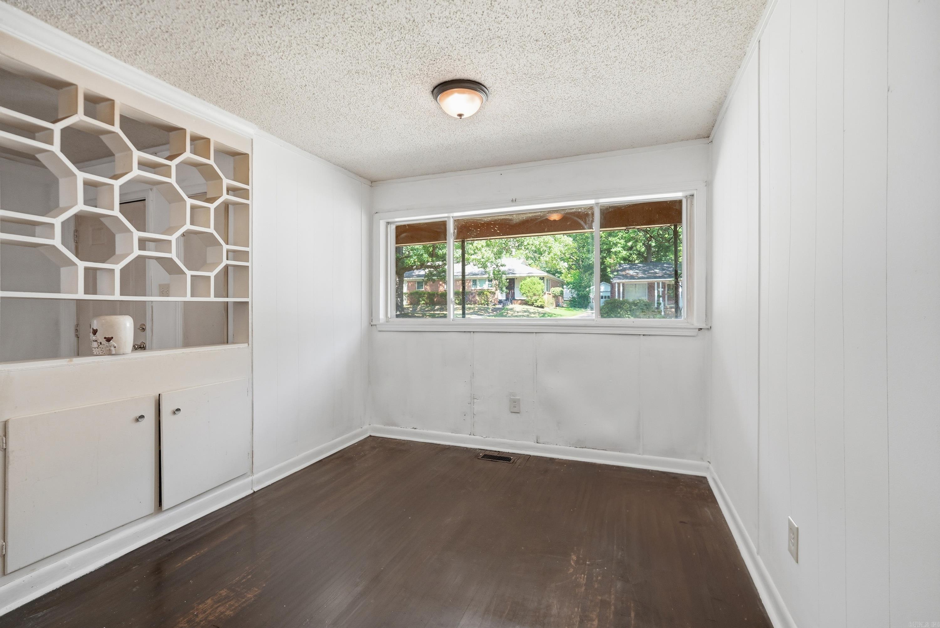 2212 Fair Park Boulevard Property Photo 10