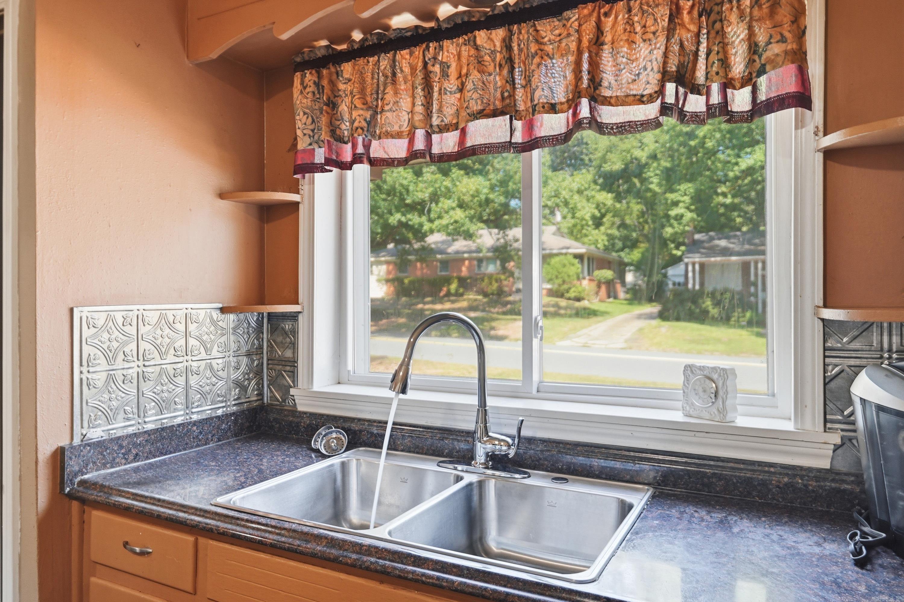 2212 Fair Park Boulevard Property Photo 14