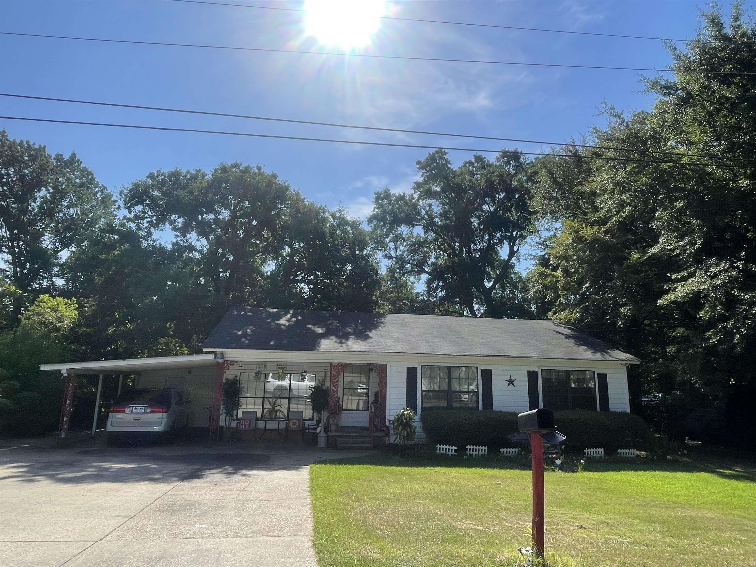 104 Redbud Street Property Photo 4