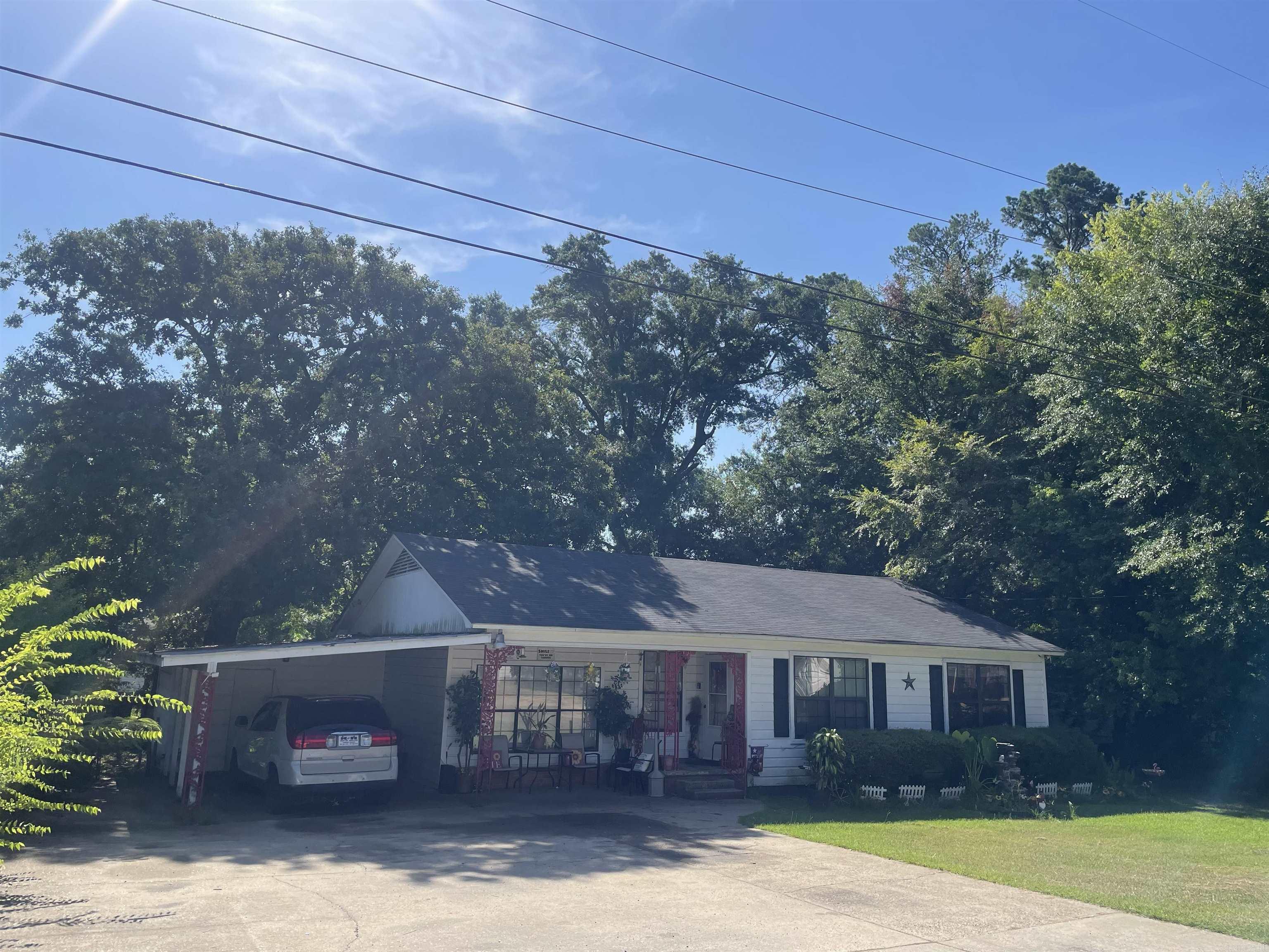 104 Redbud Street Property Photo 6