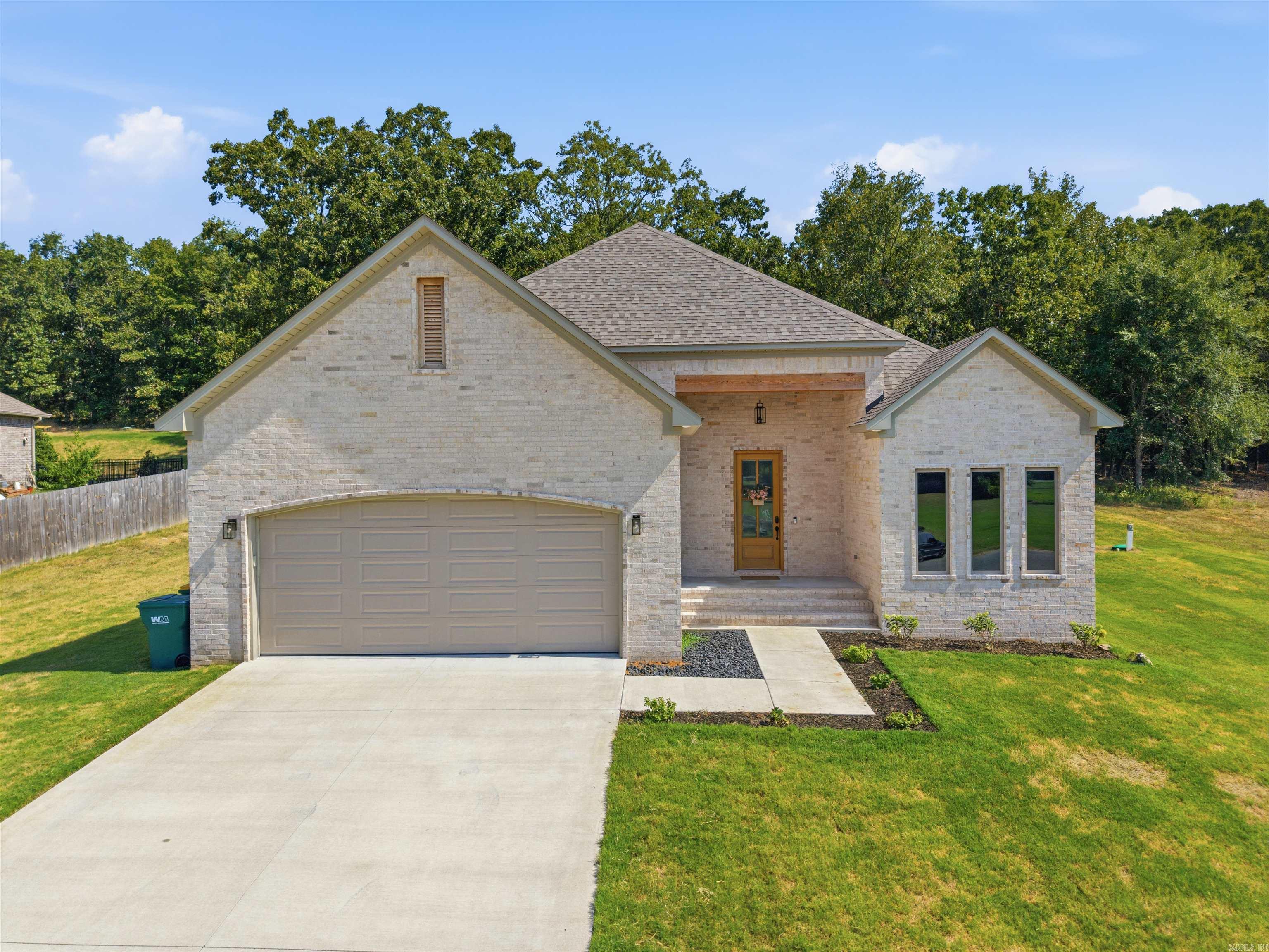 8303 Button Cove
