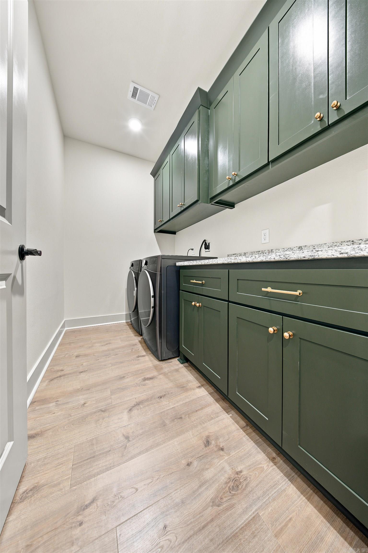 8303 Button Cove Property Photo 15