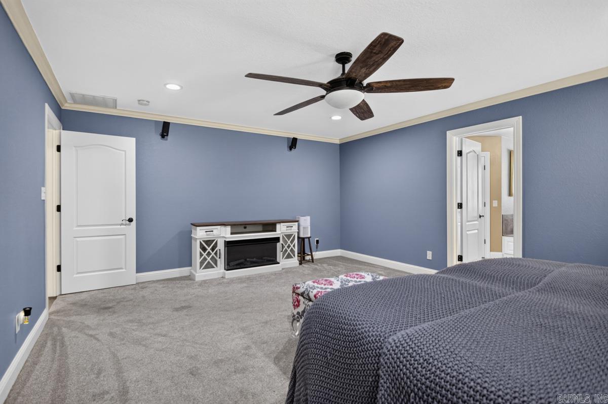 104 Parkway Square Property Photo 20