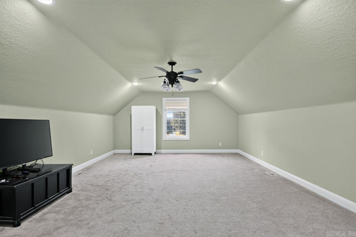 104 Parkway Square Property Photo 26