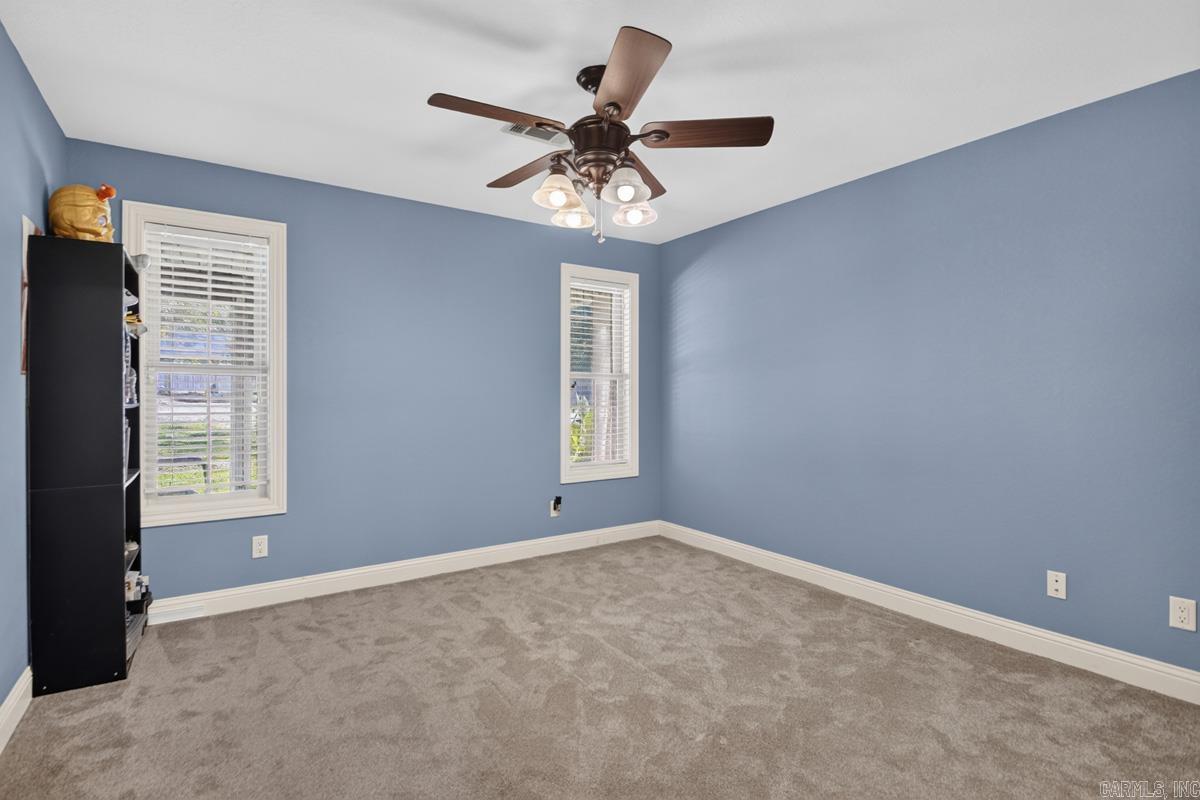 104 Parkway Square Property Photo 31