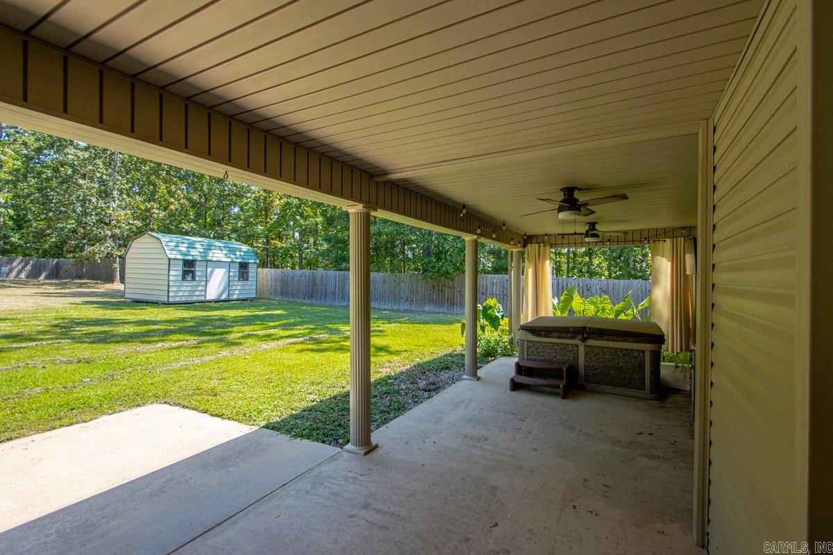 104 Parkway Square Property Photo 32
