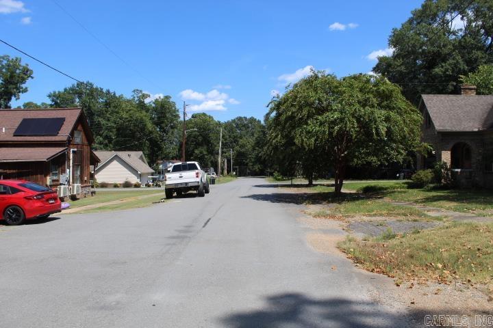 307 E Holly Street Property Photo 3
