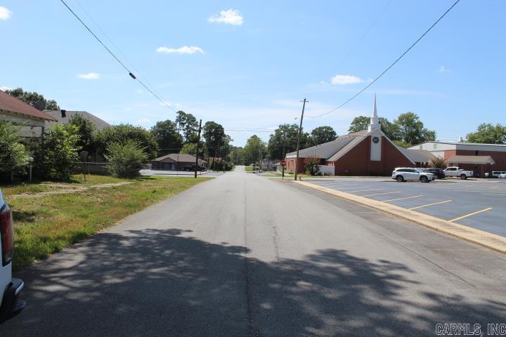 307 E Holly Street Property Photo 4