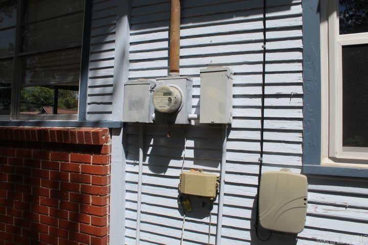 307 E Holly Street Property Photo 7