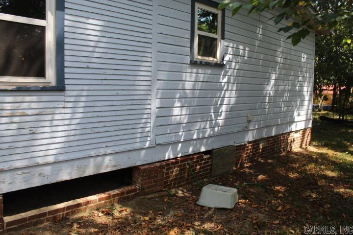 307 E Holly Street Property Photo 8