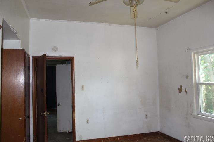 307 E Holly Street Property Photo 19
