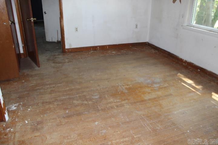 307 E Holly Street Property Photo 20