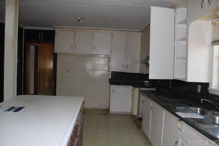 307 E Holly Street Property Photo 30