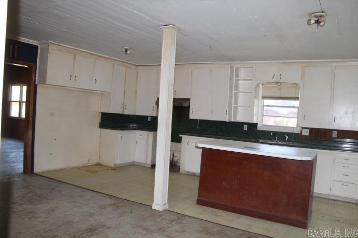 307 E Holly Street Property Photo 33