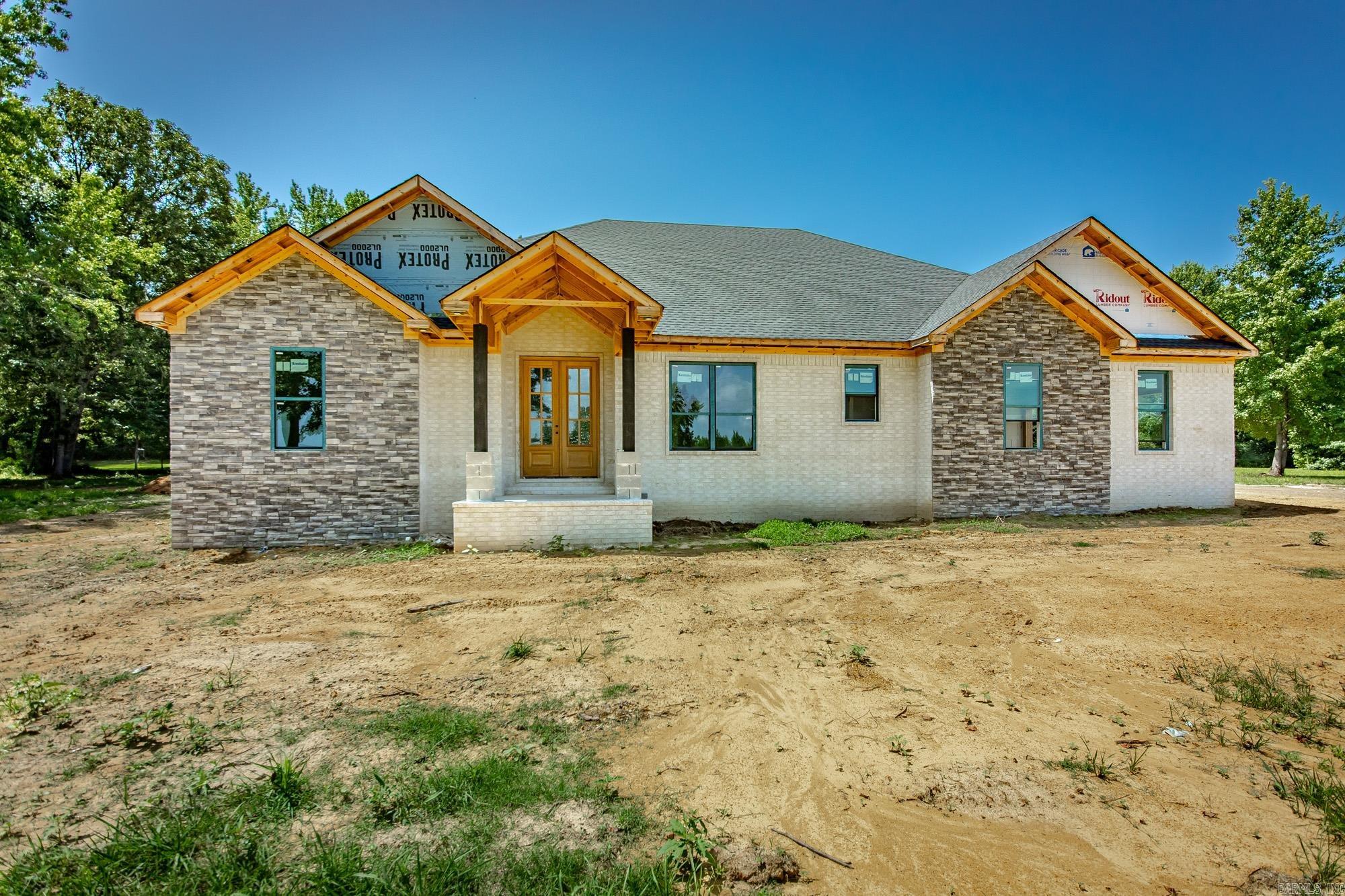 11 Tracer Trail Property Photo 1