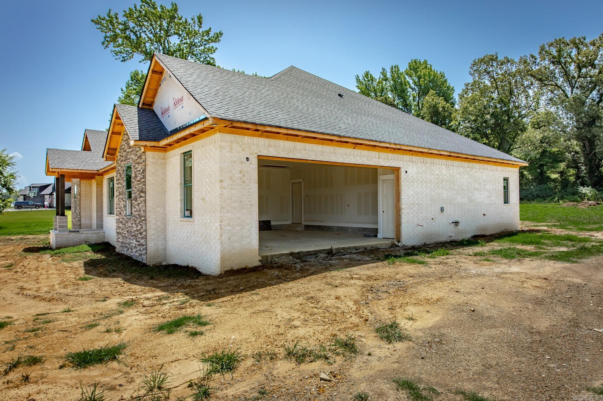 11 Tracer Trail Property Photo 4