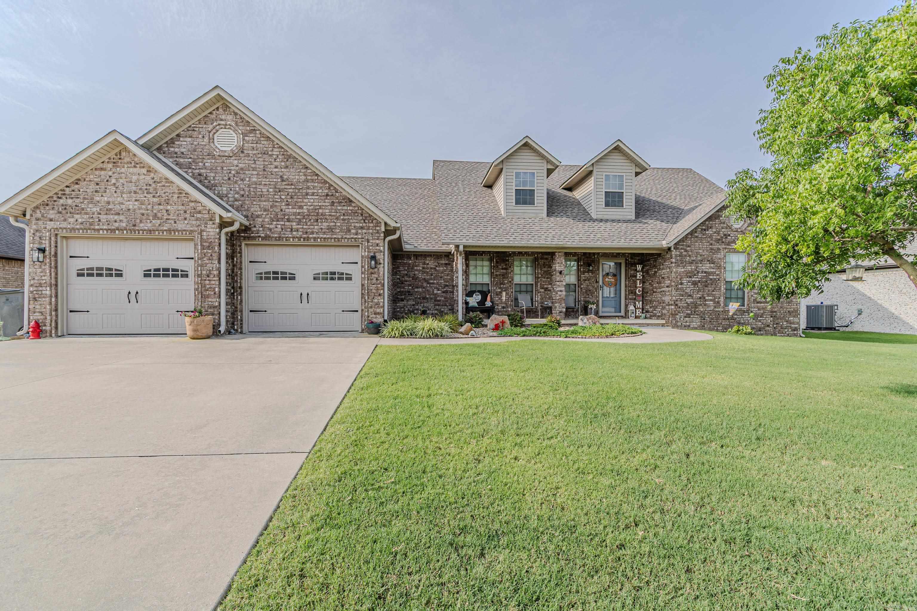 4402 Ridgefield Property Photo 1