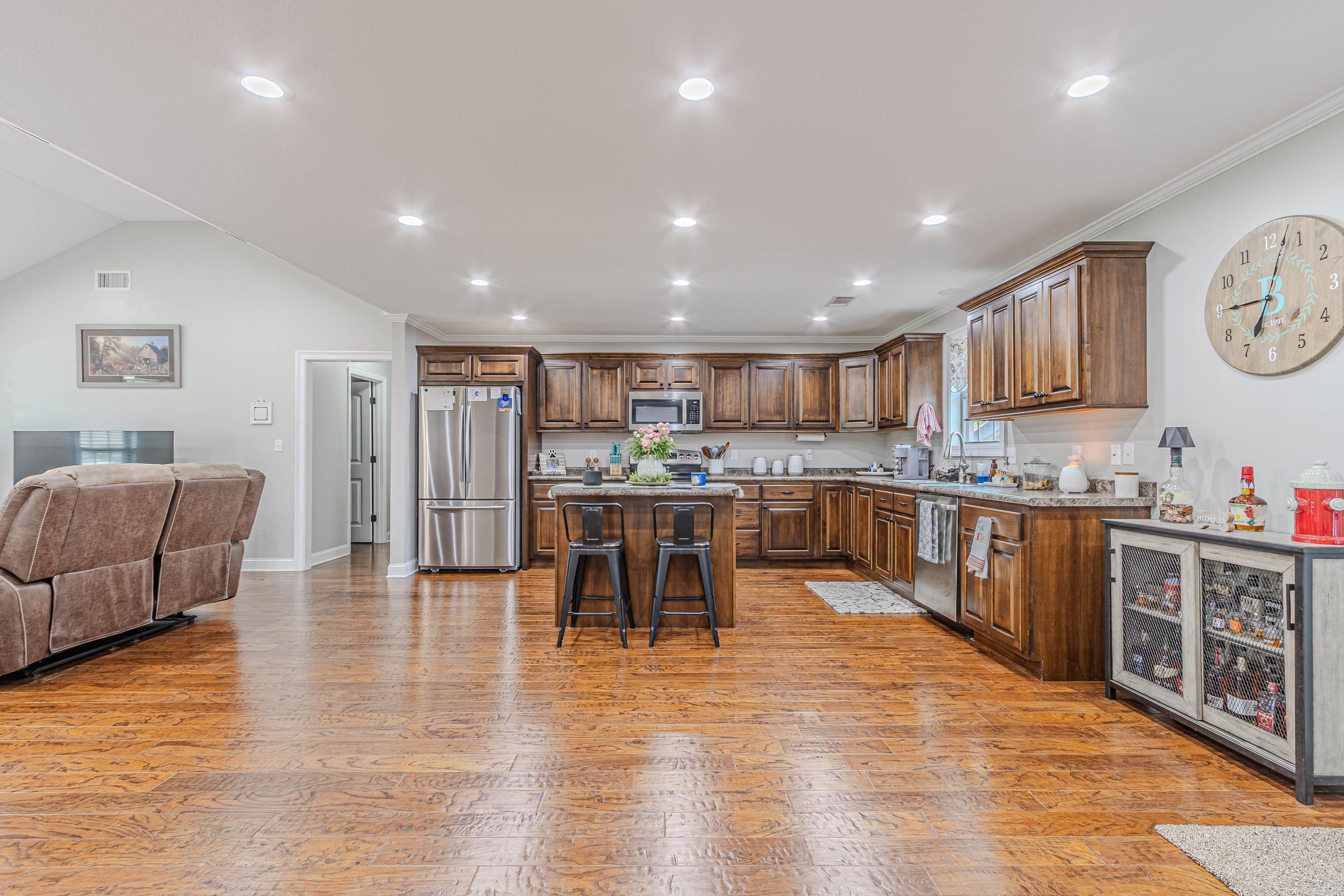 4402 Ridgefield Property Photo 5