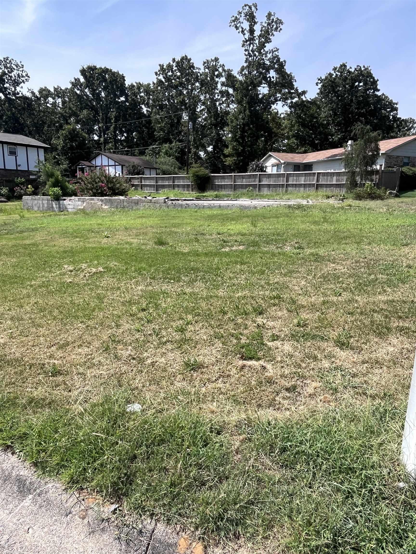 1800 Saratoga Property Photo 4