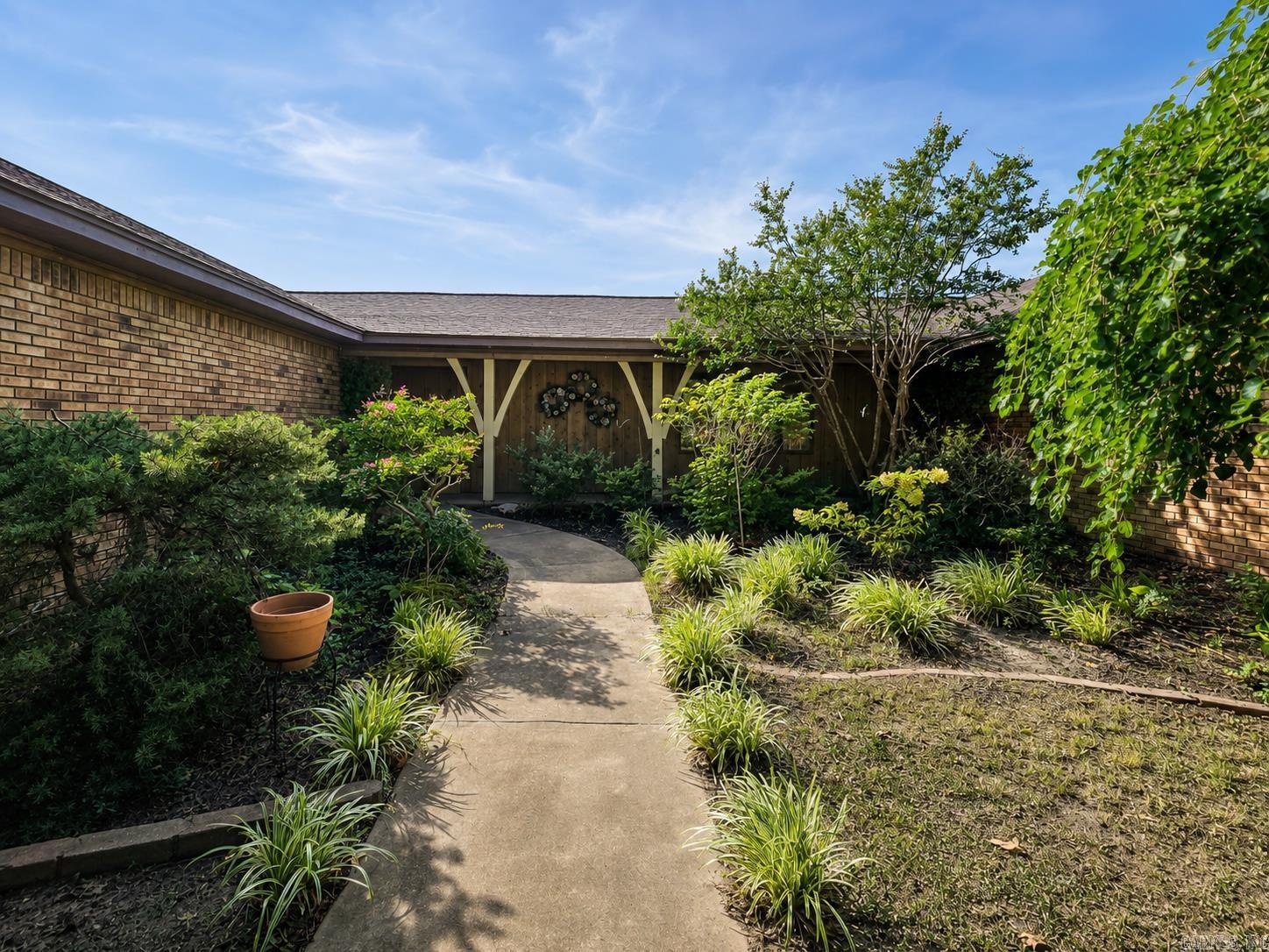 102 Barbara Allen Drive Property Photo 2