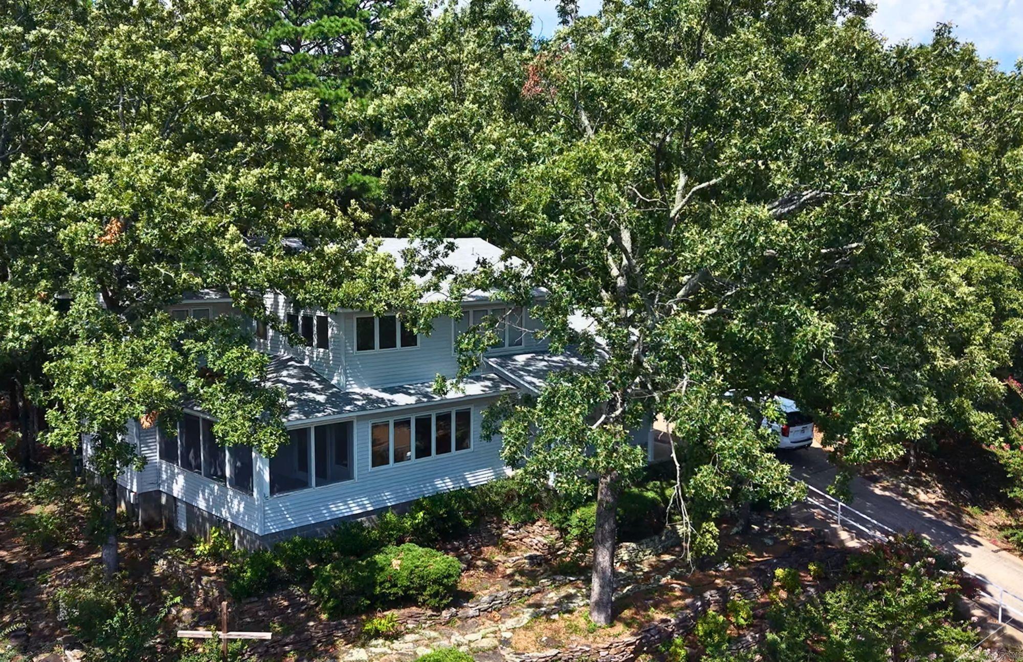 101 Jennifer Place Property Photo 3