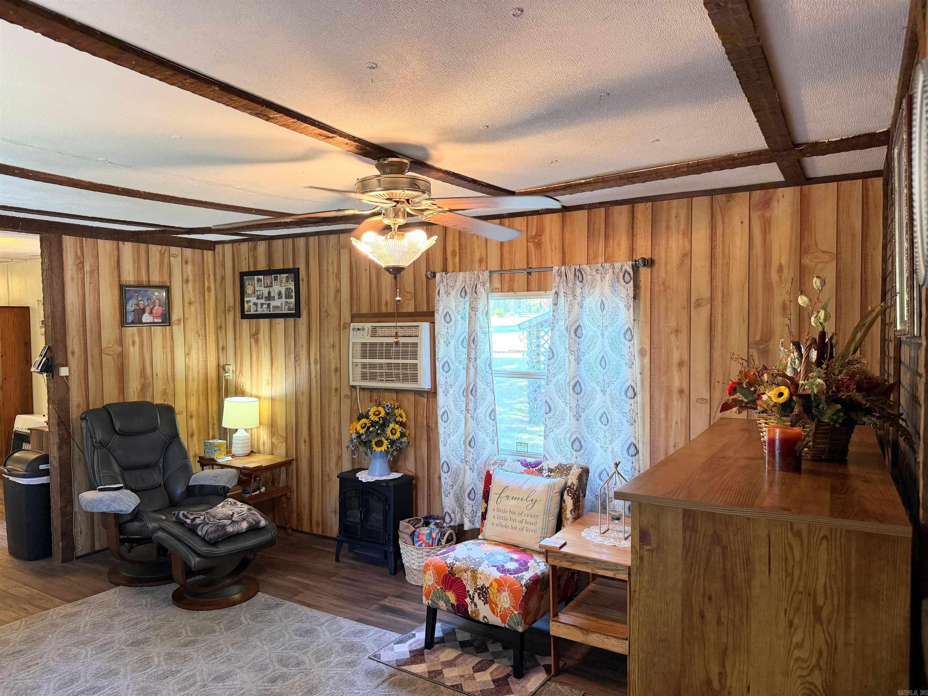 967 Uellner Road Property Photo 3