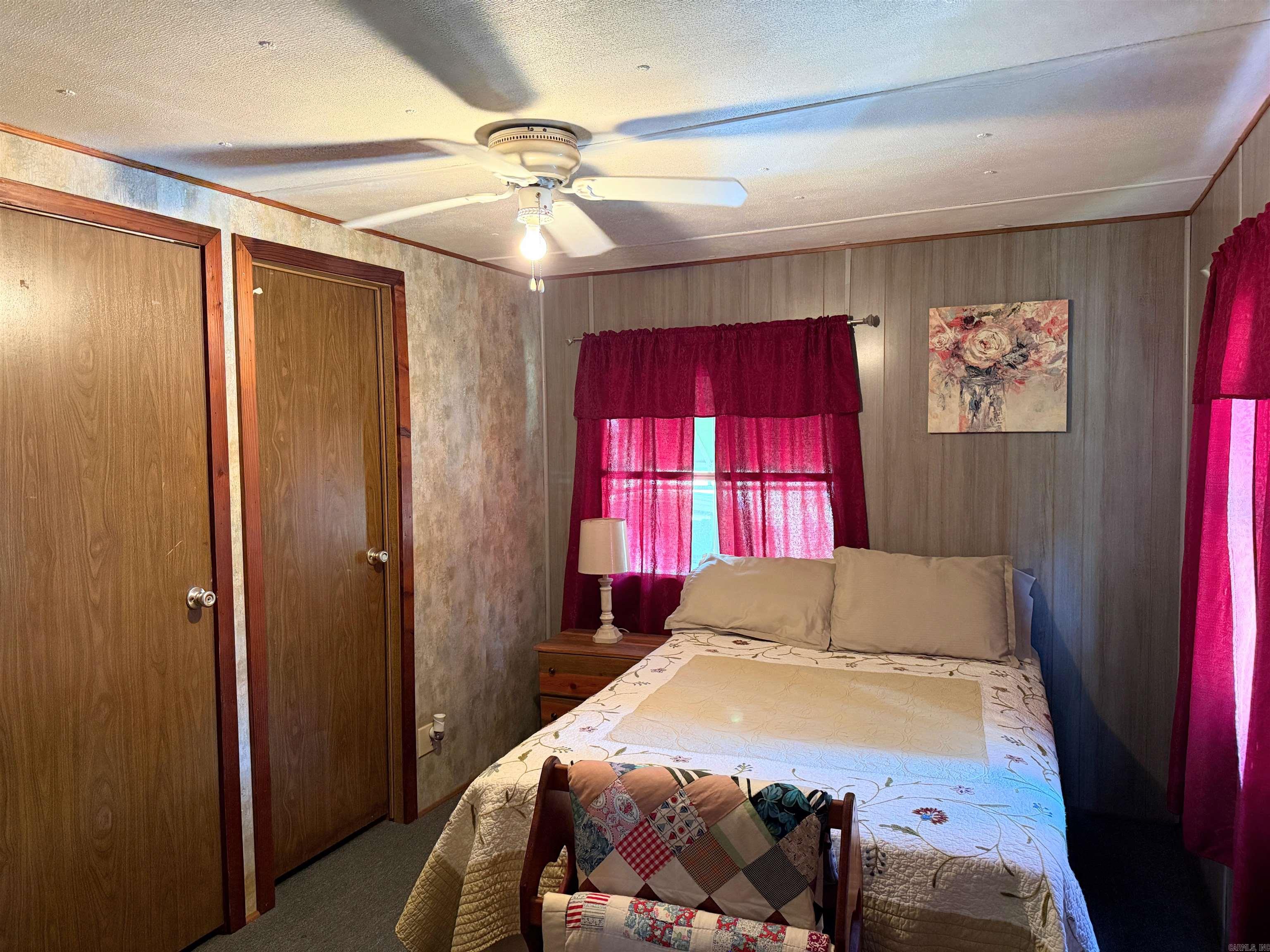 967 Uellner Road Property Photo 4
