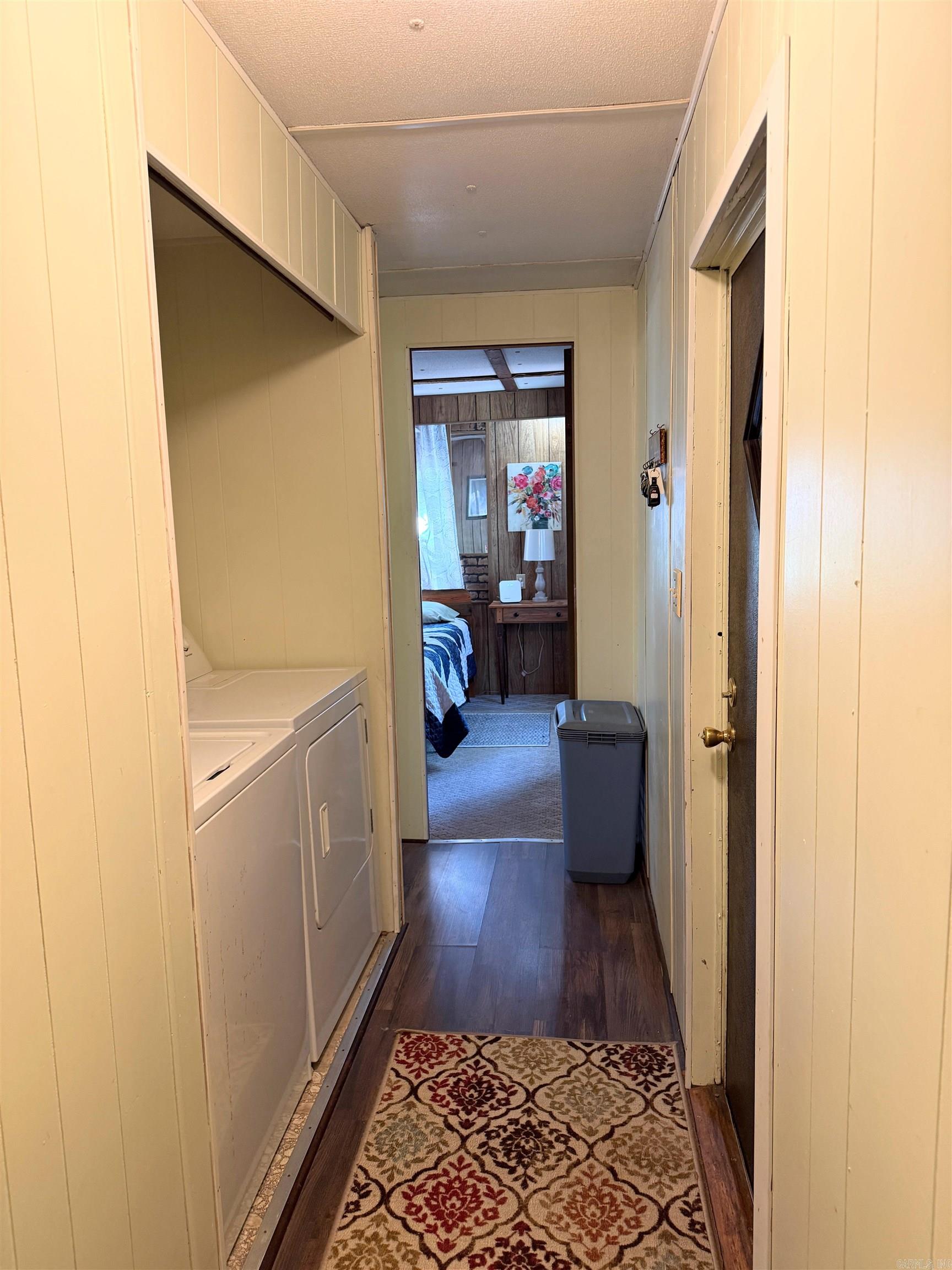 967 Uellner Road Property Photo 10