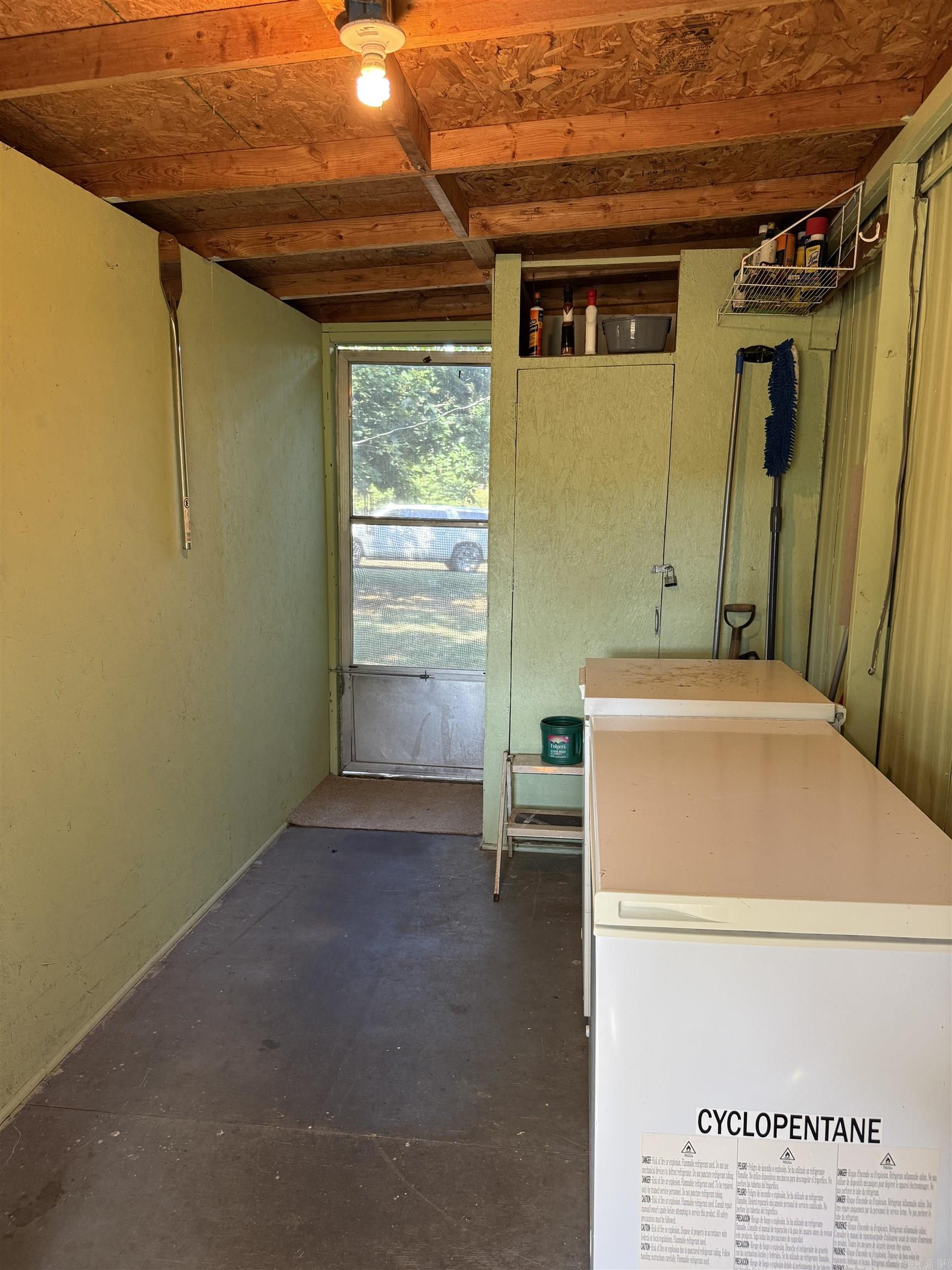 967 Uellner Road Property Photo 15