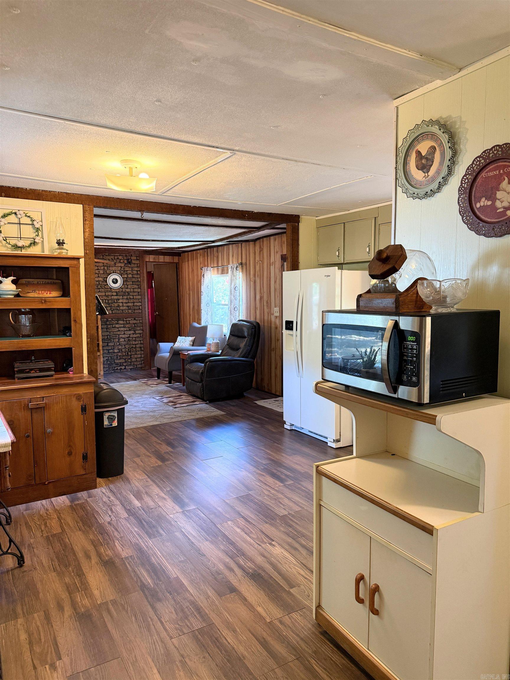 967 Uellner Road Property Photo 16