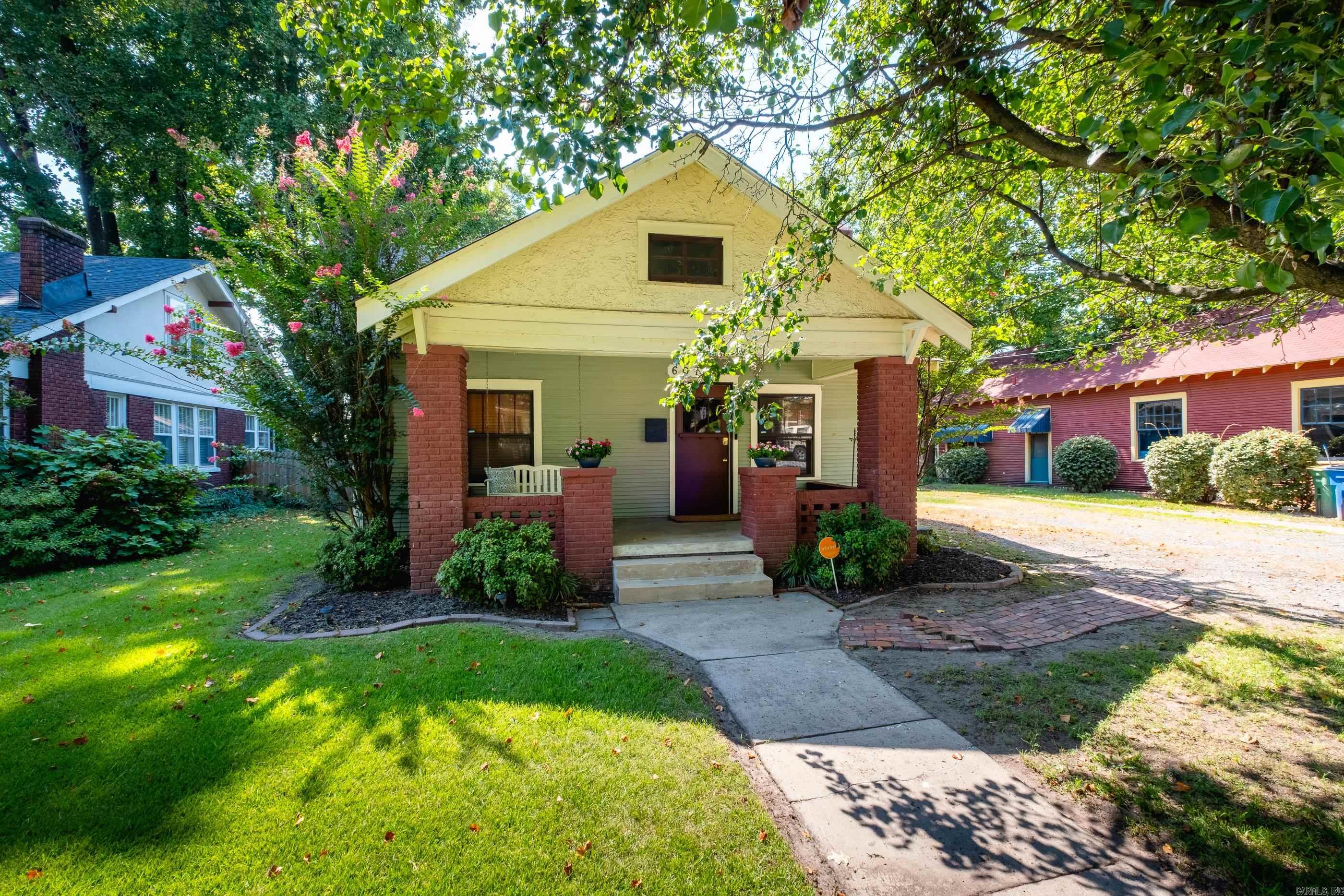 607 Willow Street Property Photo 1