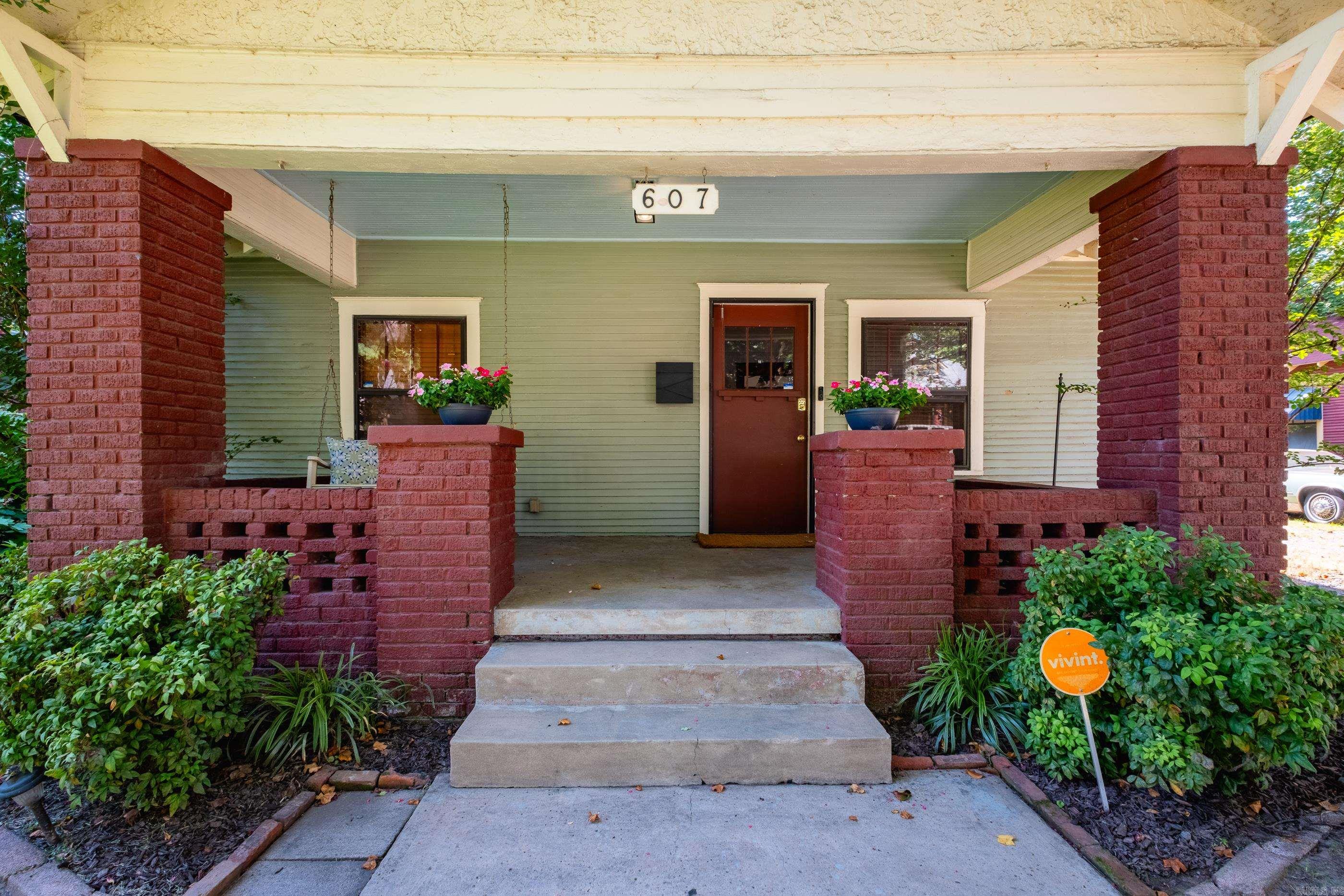 607 Willow Street Property Photo 7