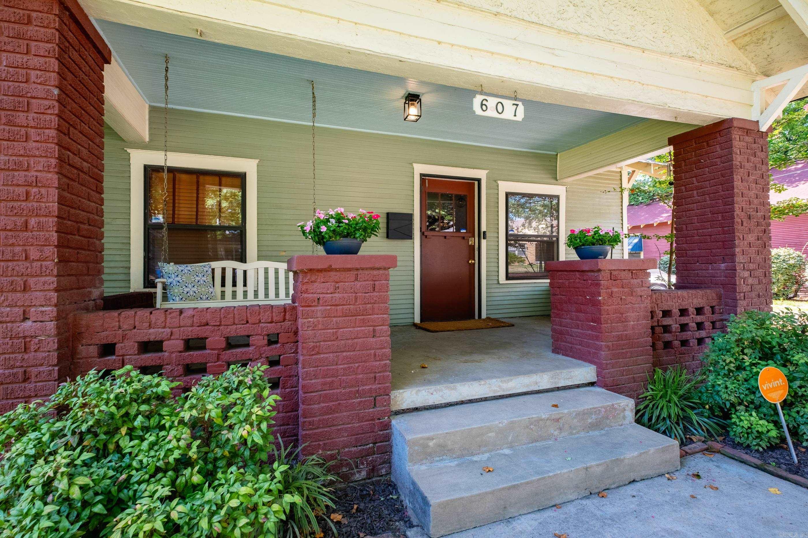 607 Willow Street Property Photo 8