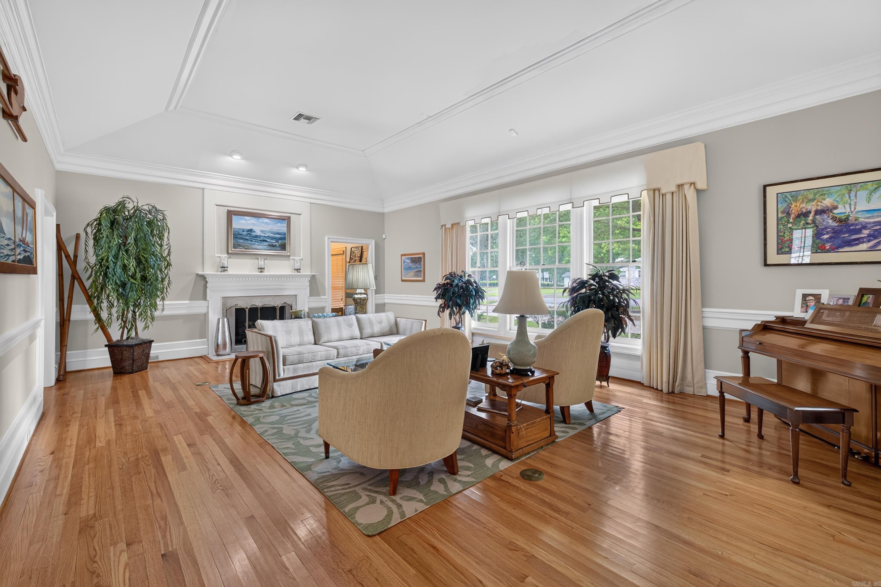 100 Charlotte Drive Property Photo 8