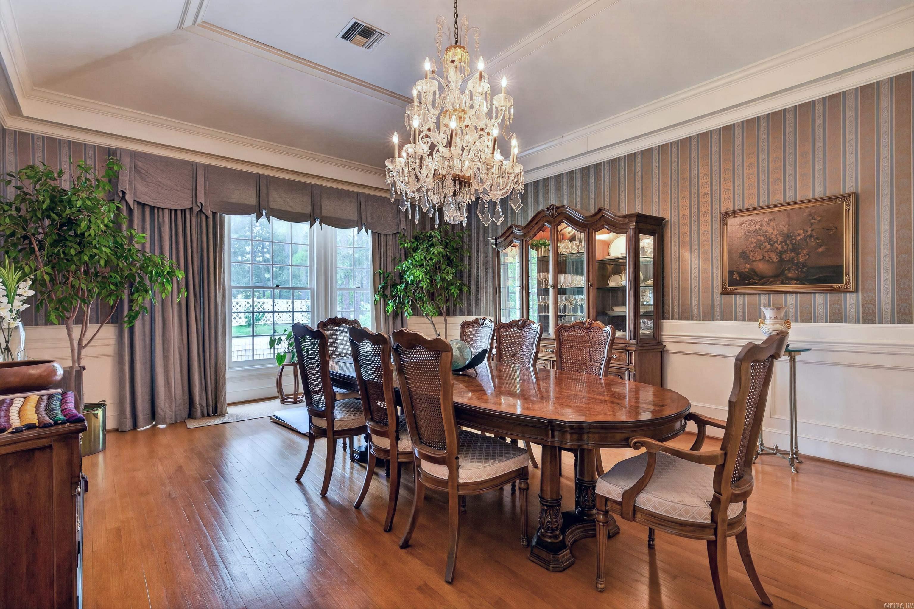 100 Charlotte Drive Property Photo 14