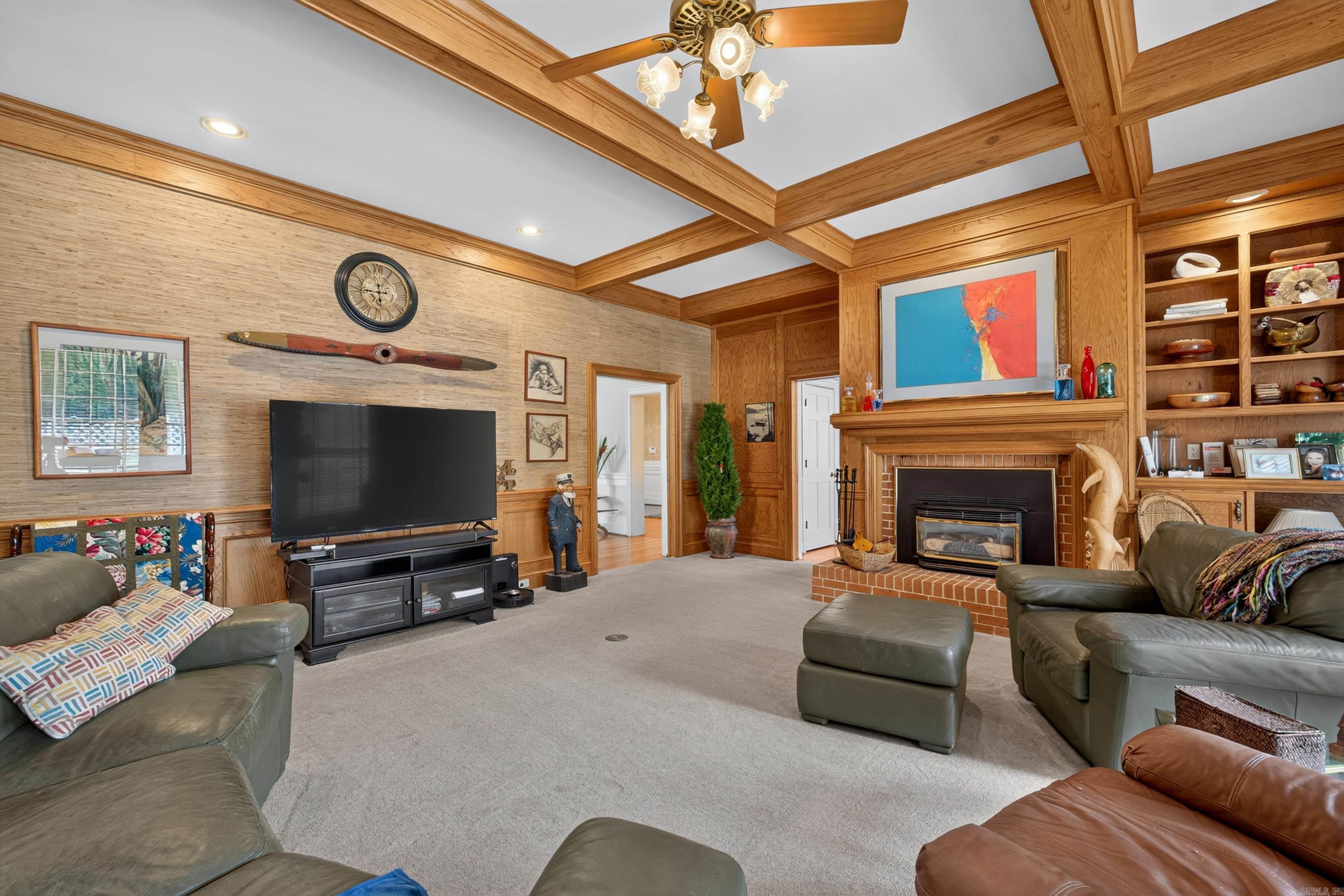 100 Charlotte Drive Property Photo 18